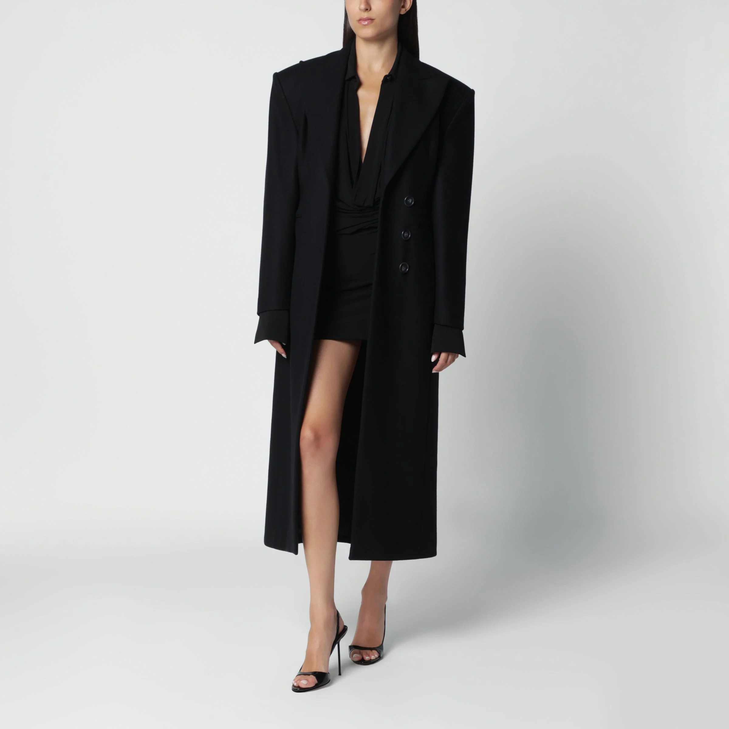Black single-breasted coat with structured shoulders - 1
