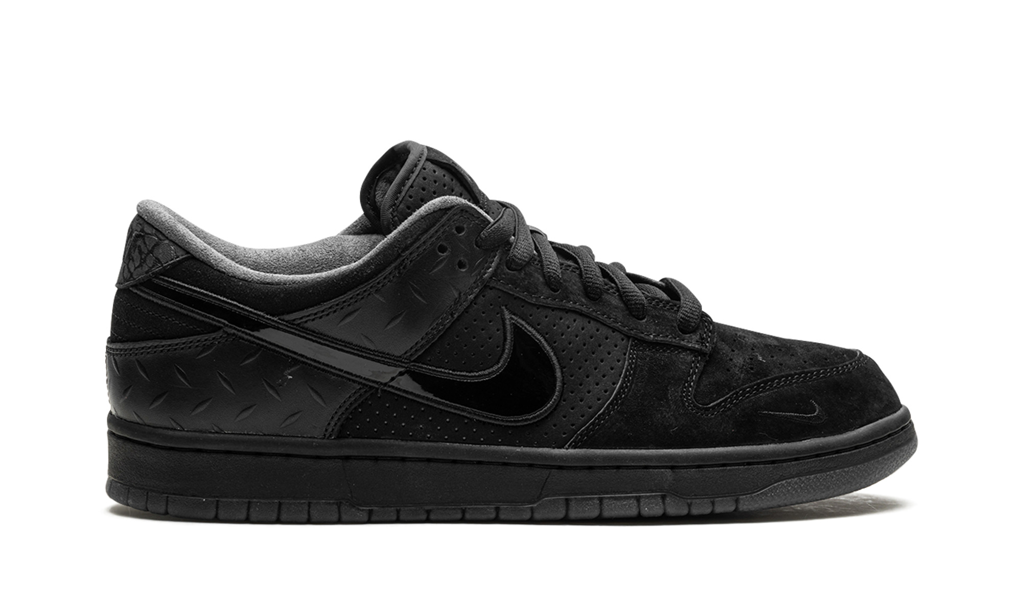 Dunk Low Black "Division Street - What The Duck Alternate" - 6