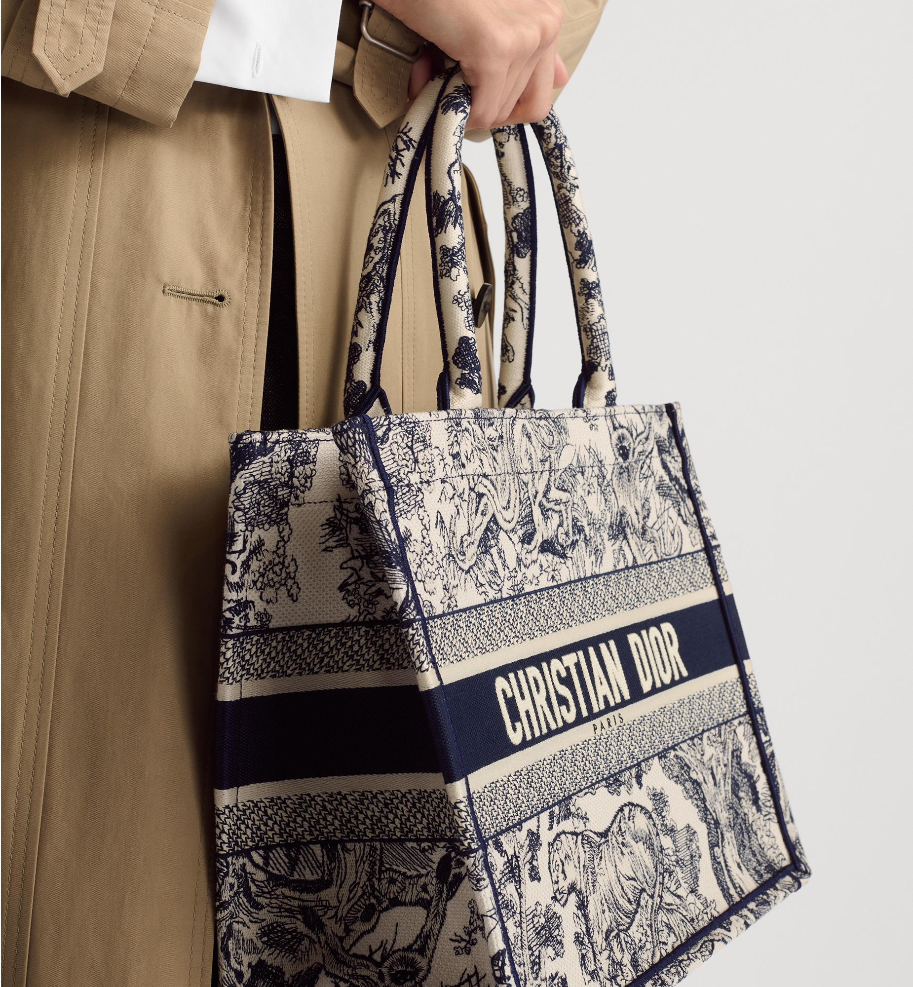 バッグ 24AW PARIS book tote bag medium quilting Dior Medium Dior Book Tote | REVERSIBLE