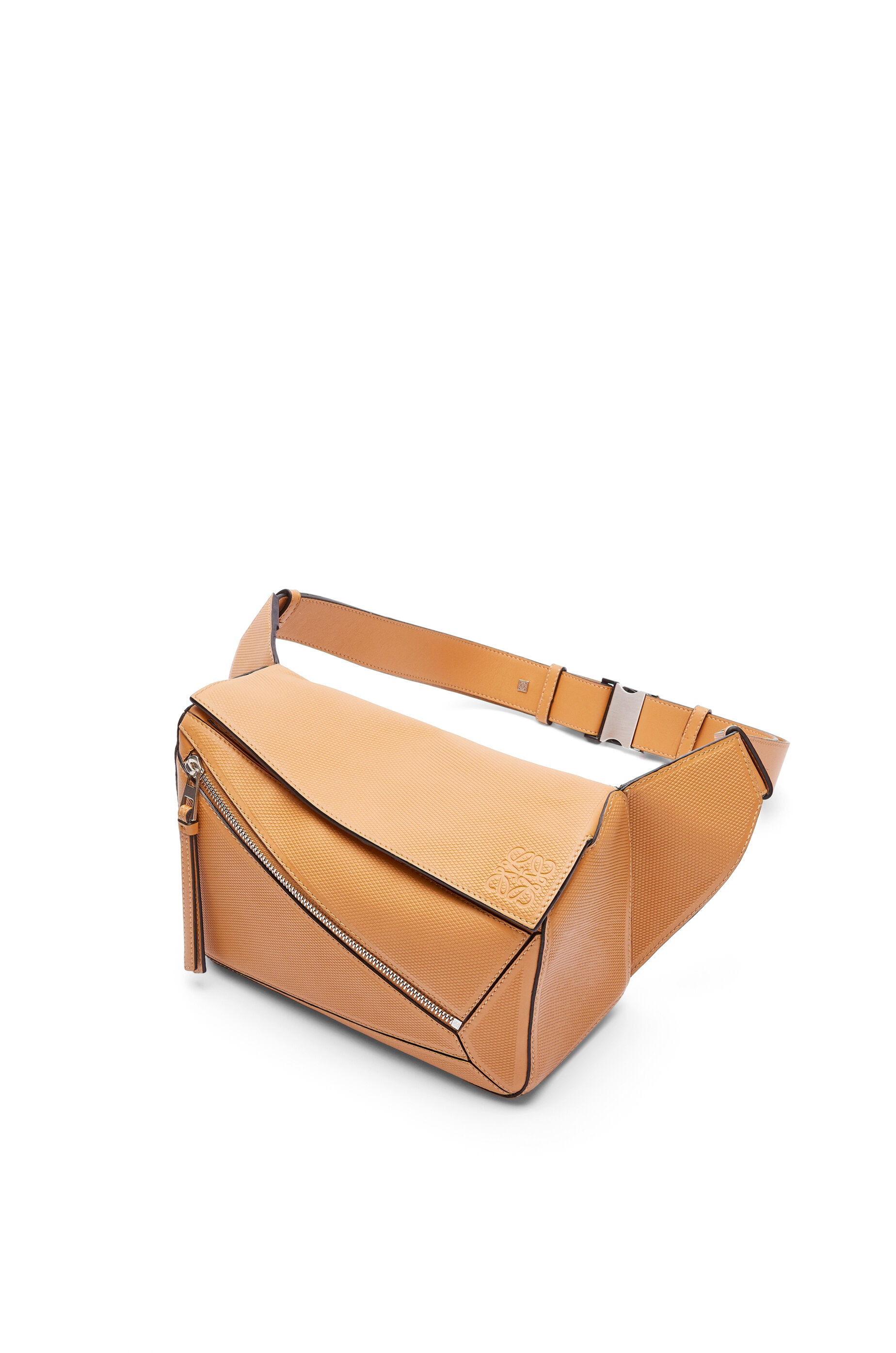 Small Puzzle bumbag in diamond calfskin - 4