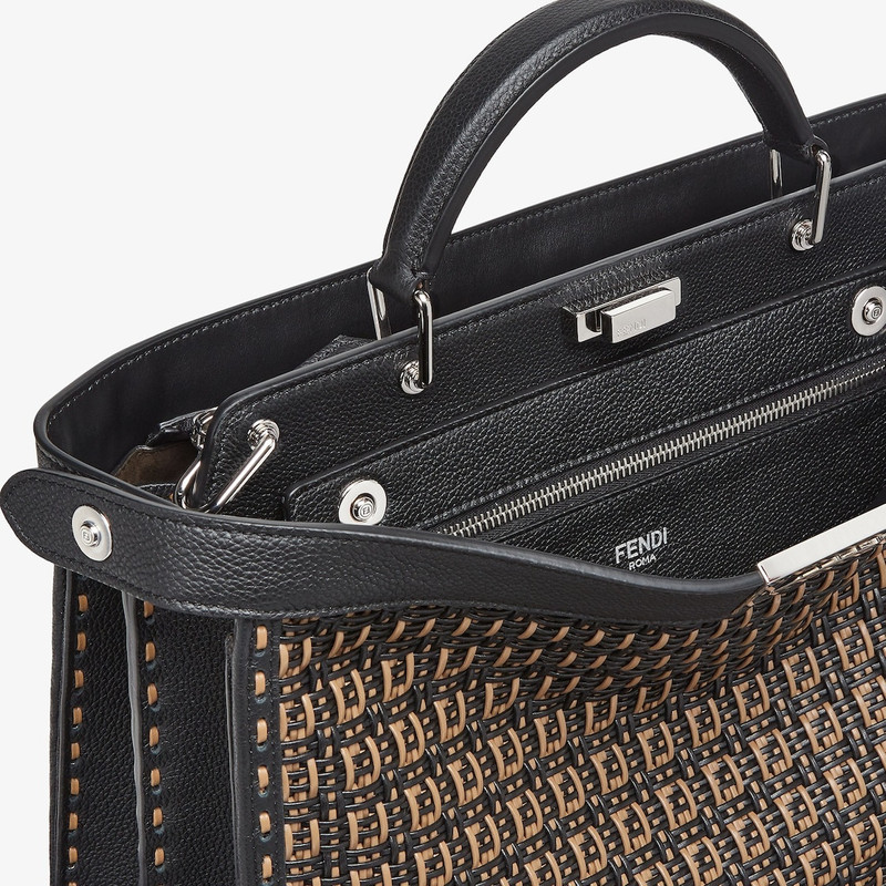 FENDI Peekaboo ISeeU Medium outlook