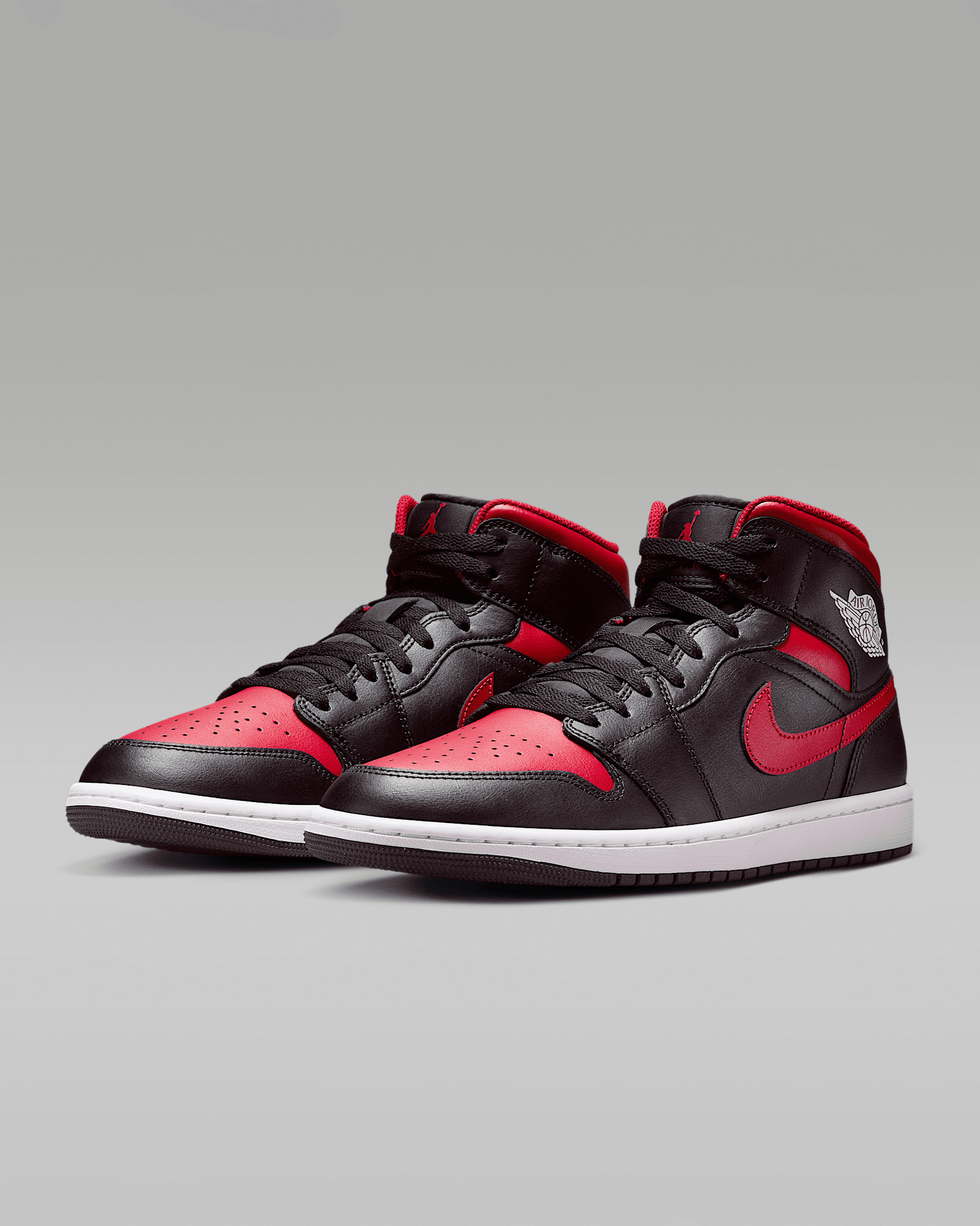 Air Jordan 1 Mid Men's Shoes - 5