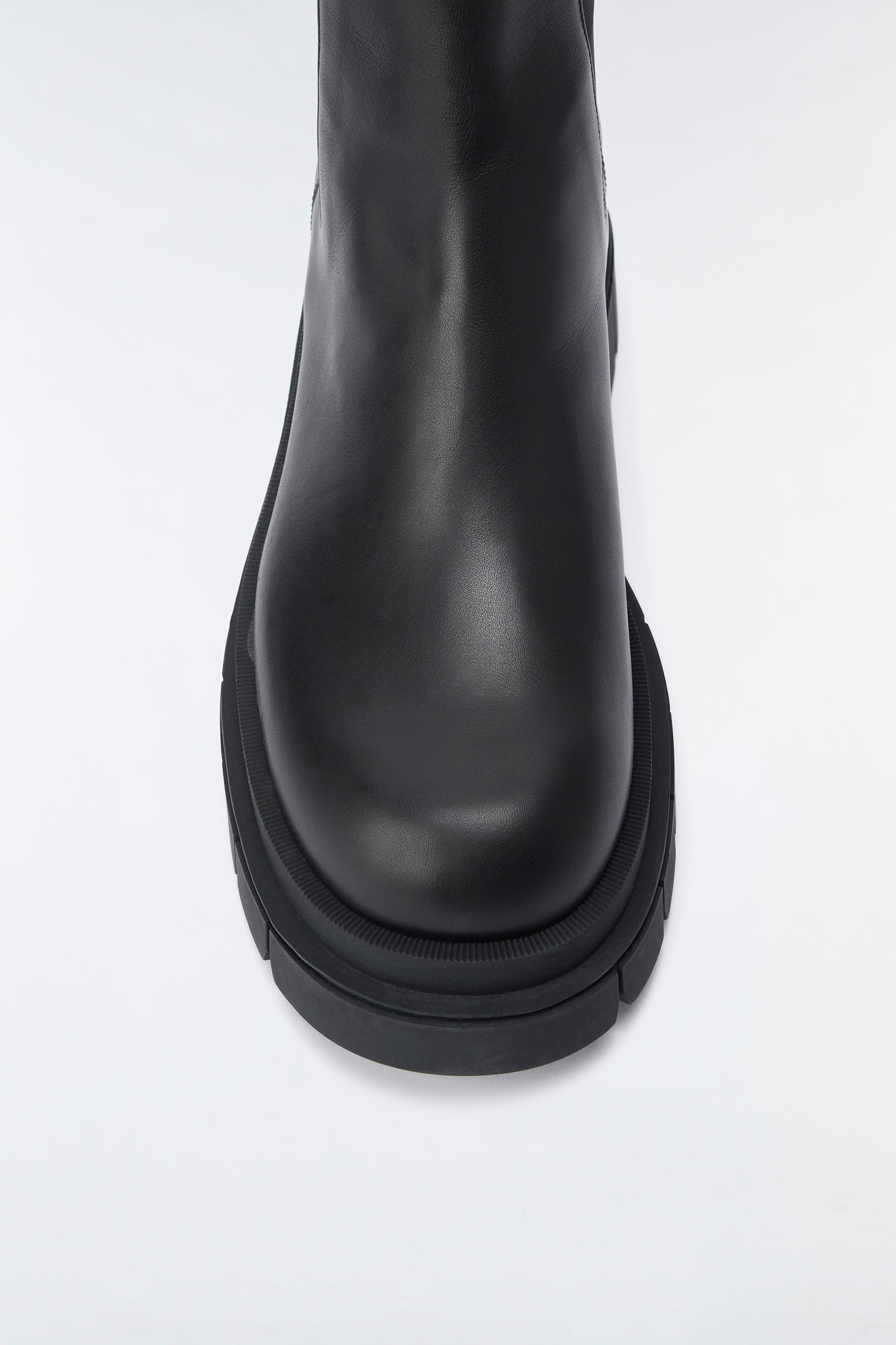 STORM unlined lug sole (R) Leather Chelsea boot for men - 6