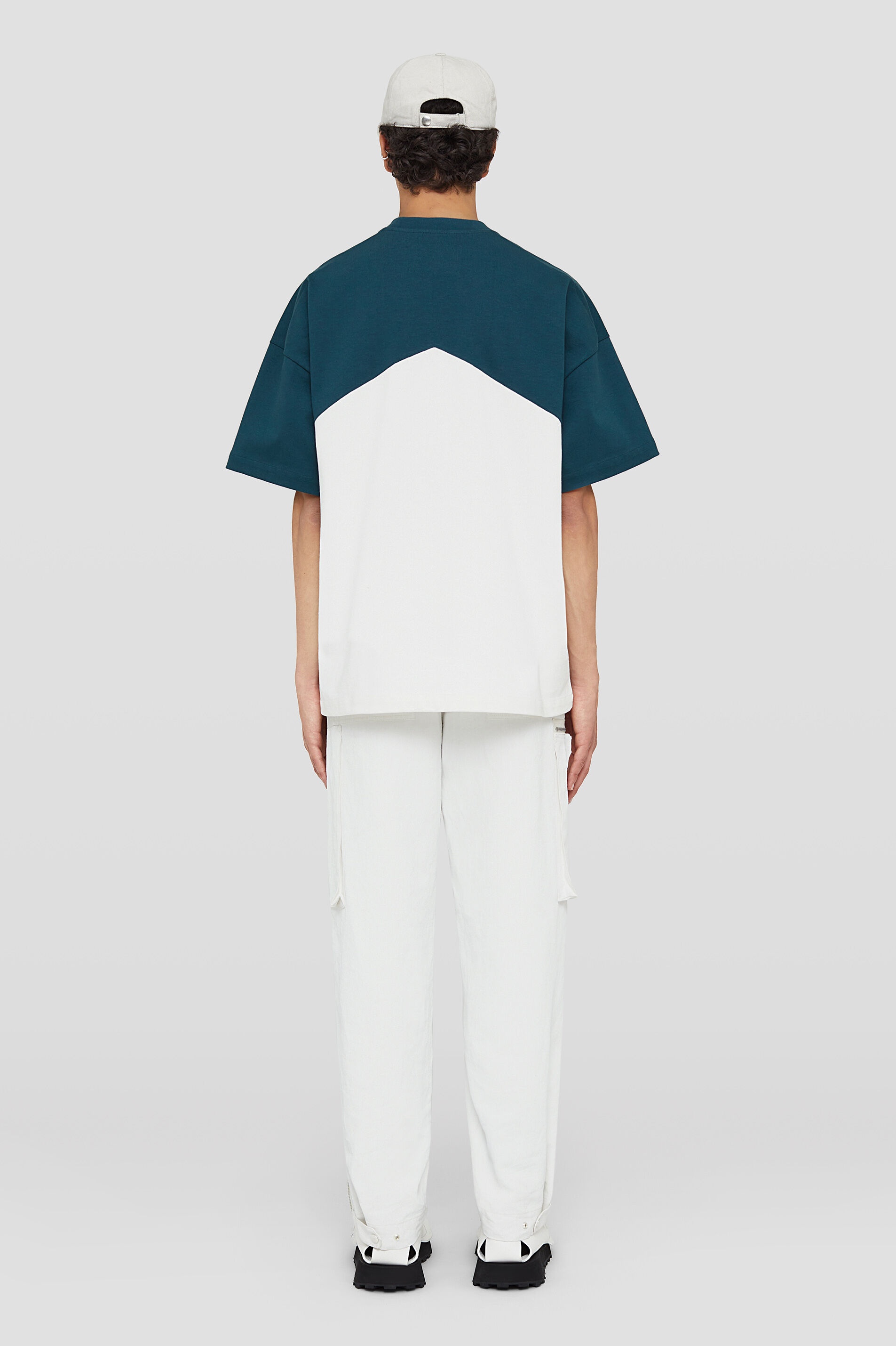 Graphic T-shirt - 4