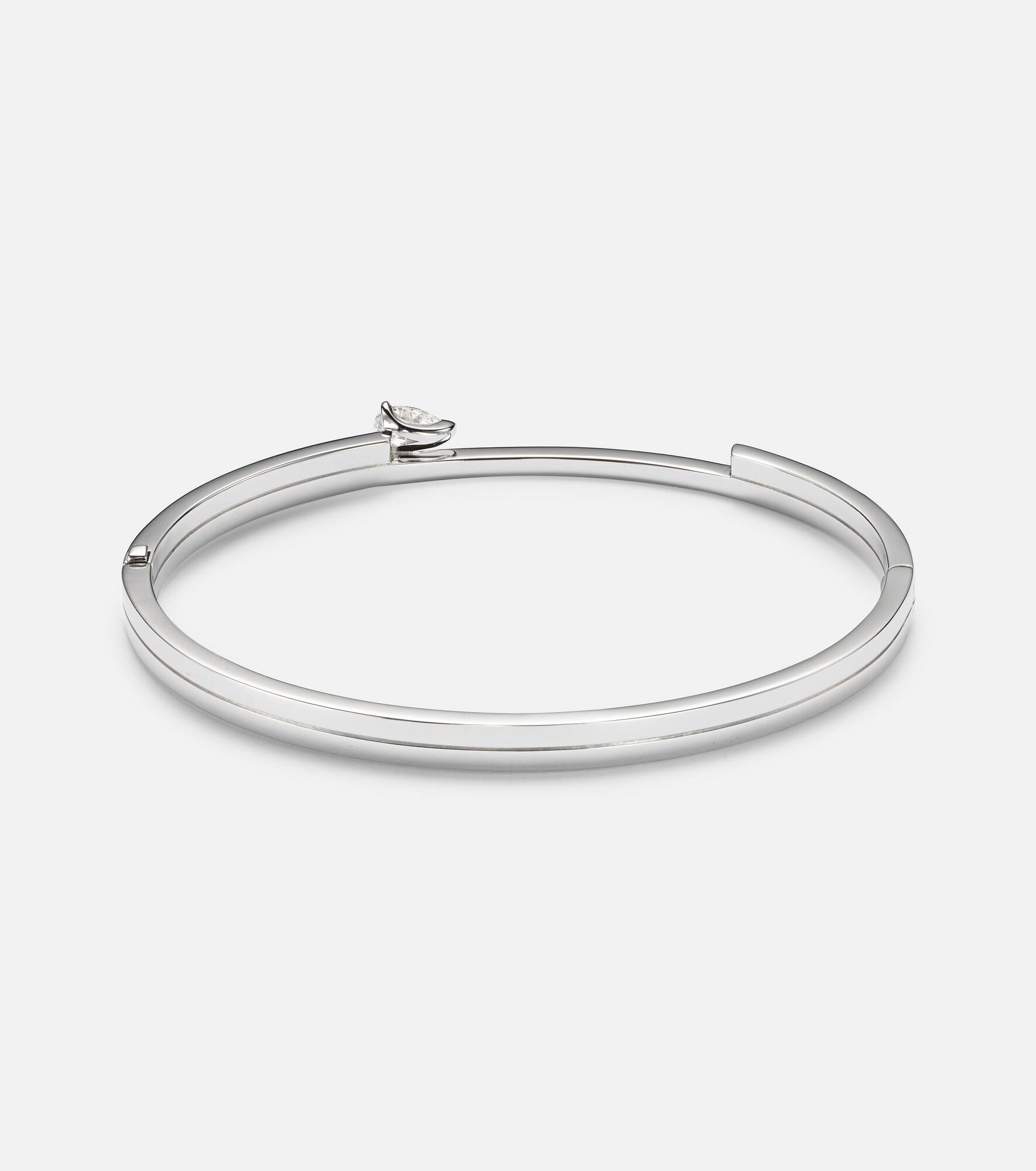 Serti Sur Vide 18kt white gold bangle with diamonds - 4
