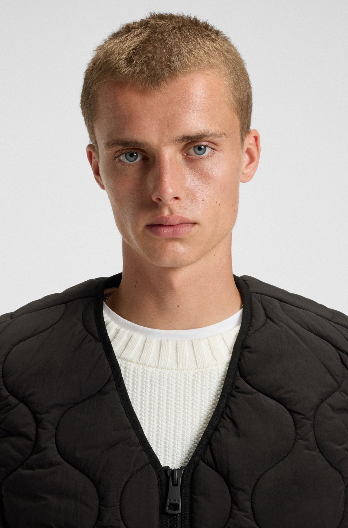 WATER-REPELLENT RELAXED-FIT GILET WITH ONION QUILTING - 5