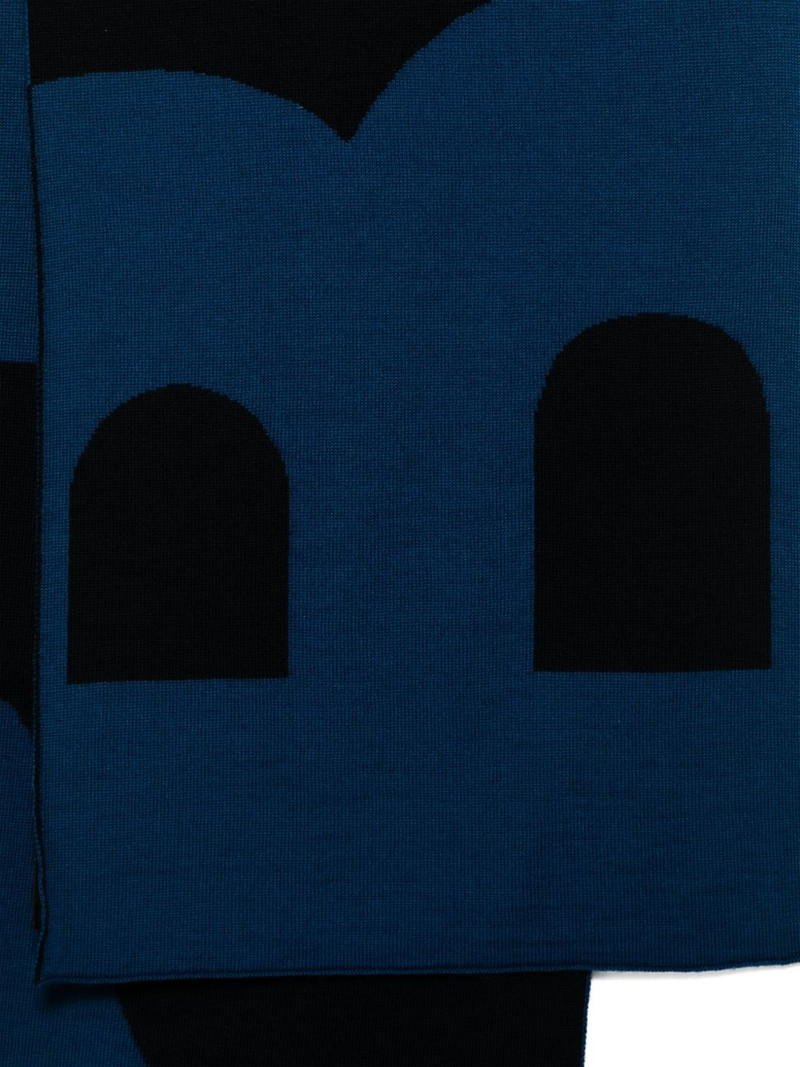 BOSS Arev scarf outlook