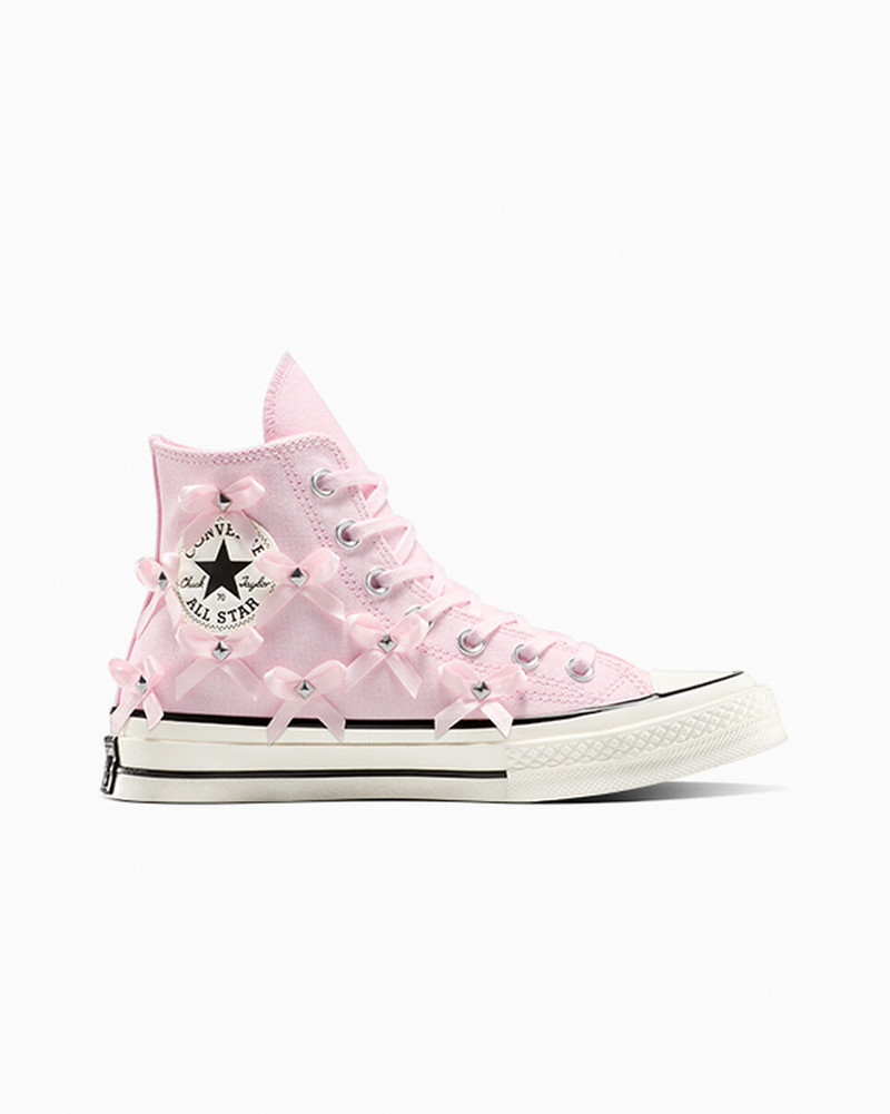 Chuck 70 Bows & Studs 1