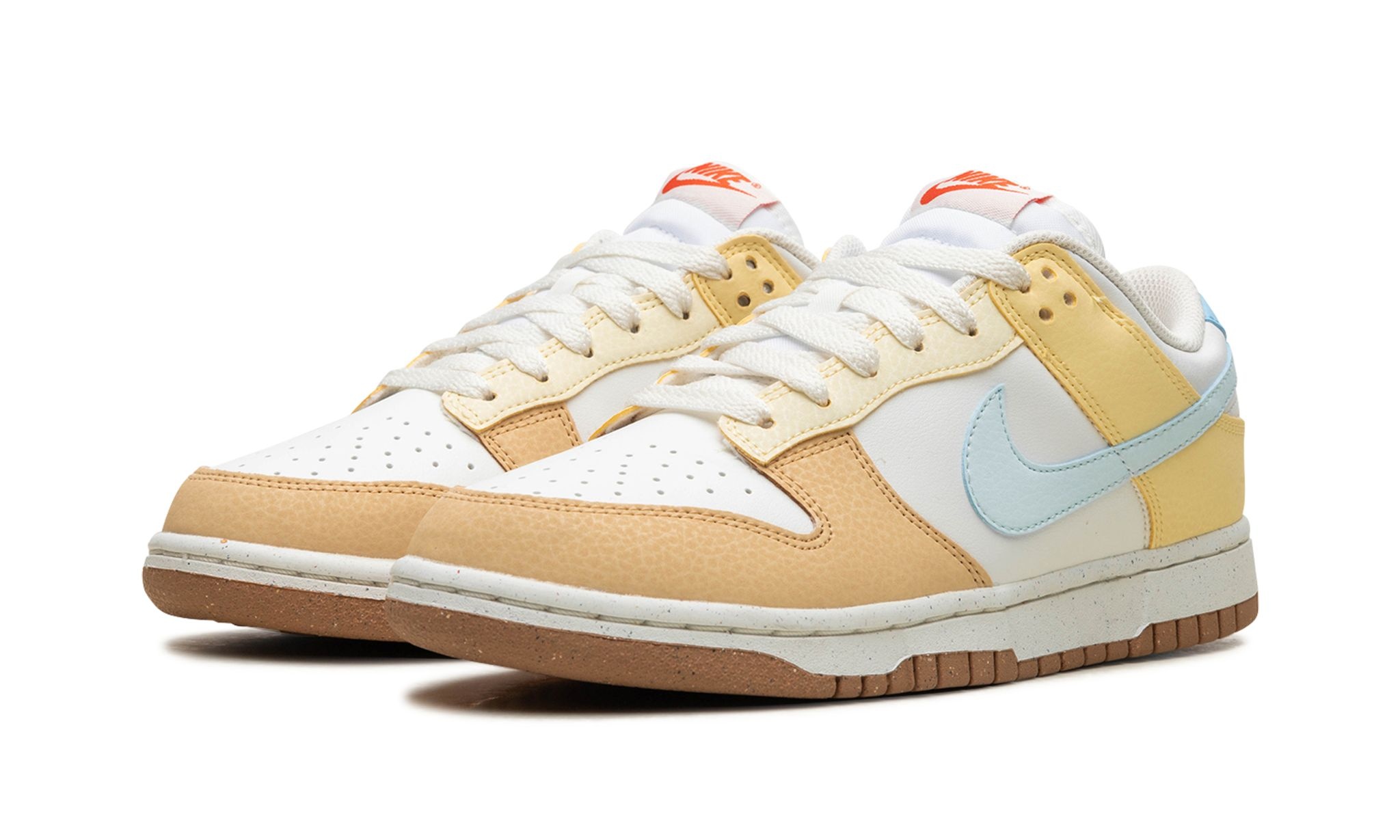 DUNK LOW WMNS "Soft Yellow" - 2