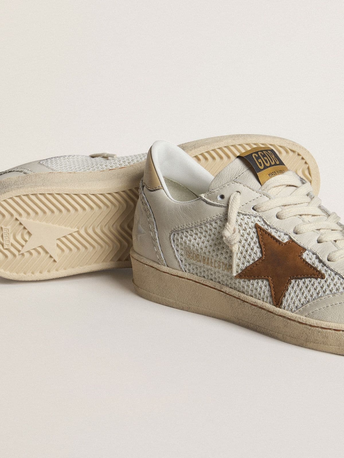 Women's Ball Star in white nappa and mesh with tobacco-colored nubuck star and beige heel tab - 3