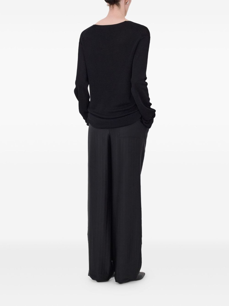 Saya V-neck sweater 4