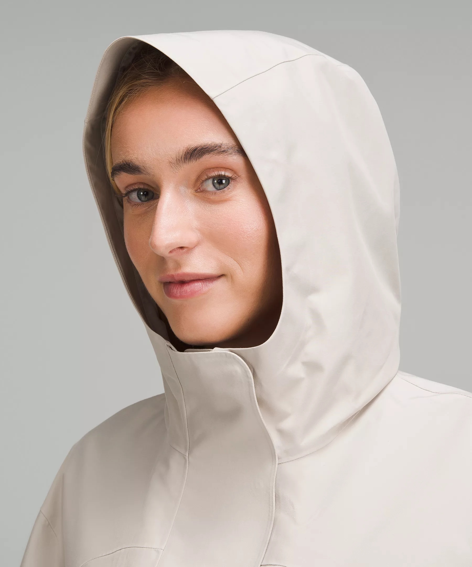 LULULEMON oversized selling hooded rain jacket for women