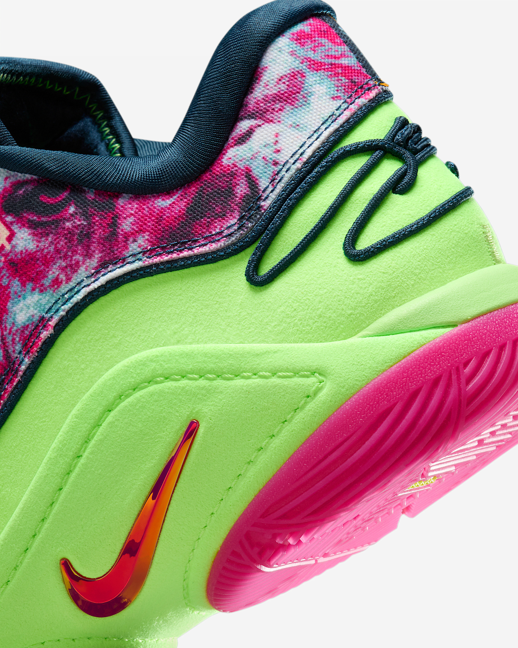 LeBron XXII Basketball Shoes - 8