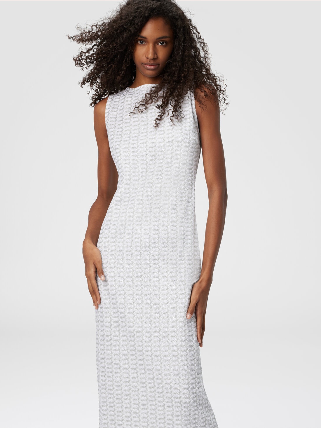 Long sleeveless dress in lamé viscose with lace motif - 4
