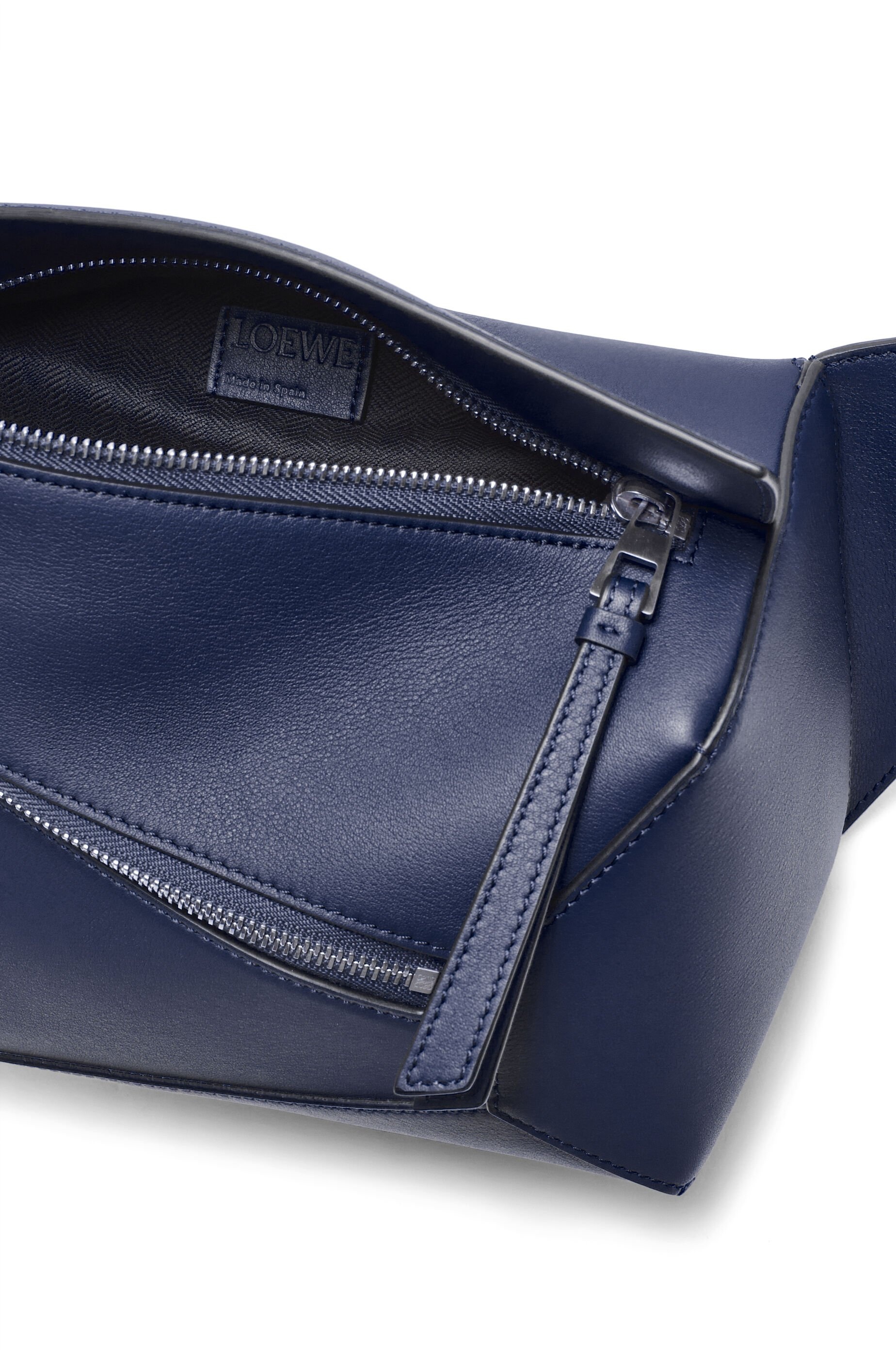 Small Puzzle bumbag in classic calfskin - 5