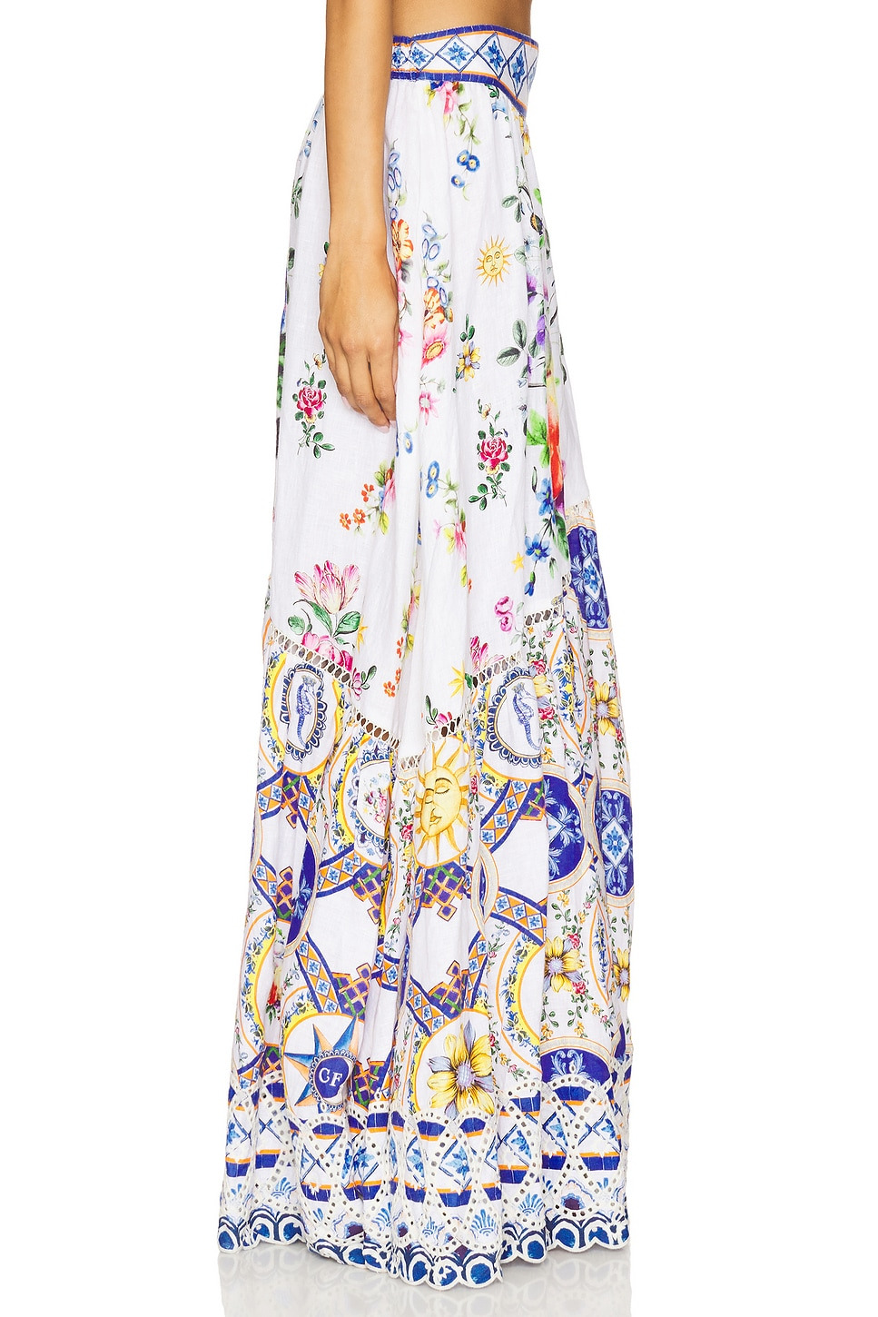 Skirt With Shaped Seam - 3