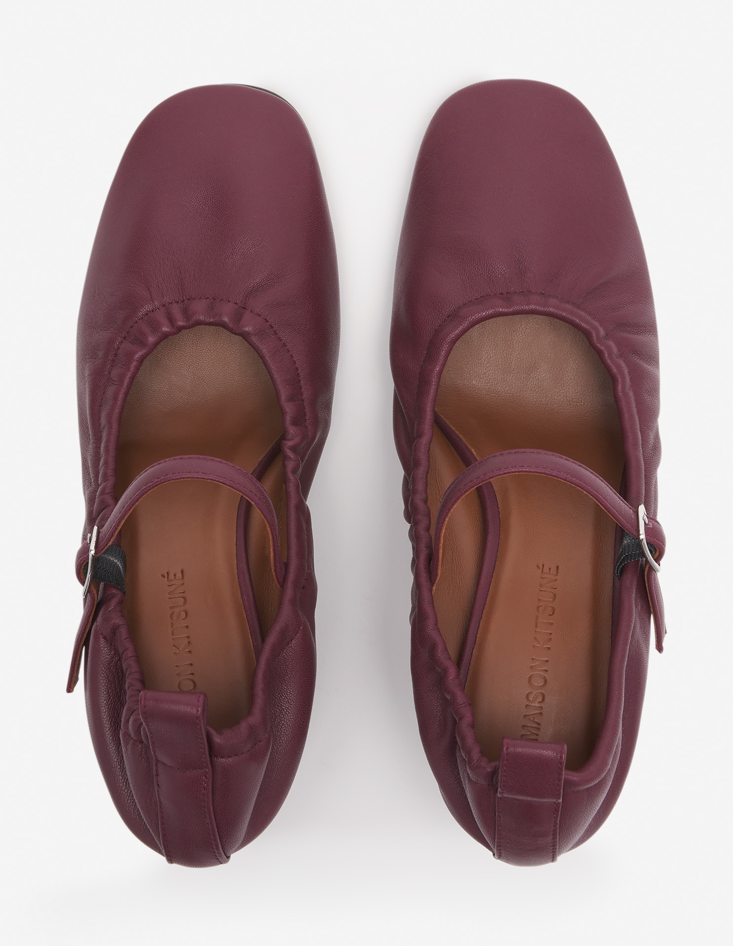 LEATHER LOW-HEEL PUMP - 6