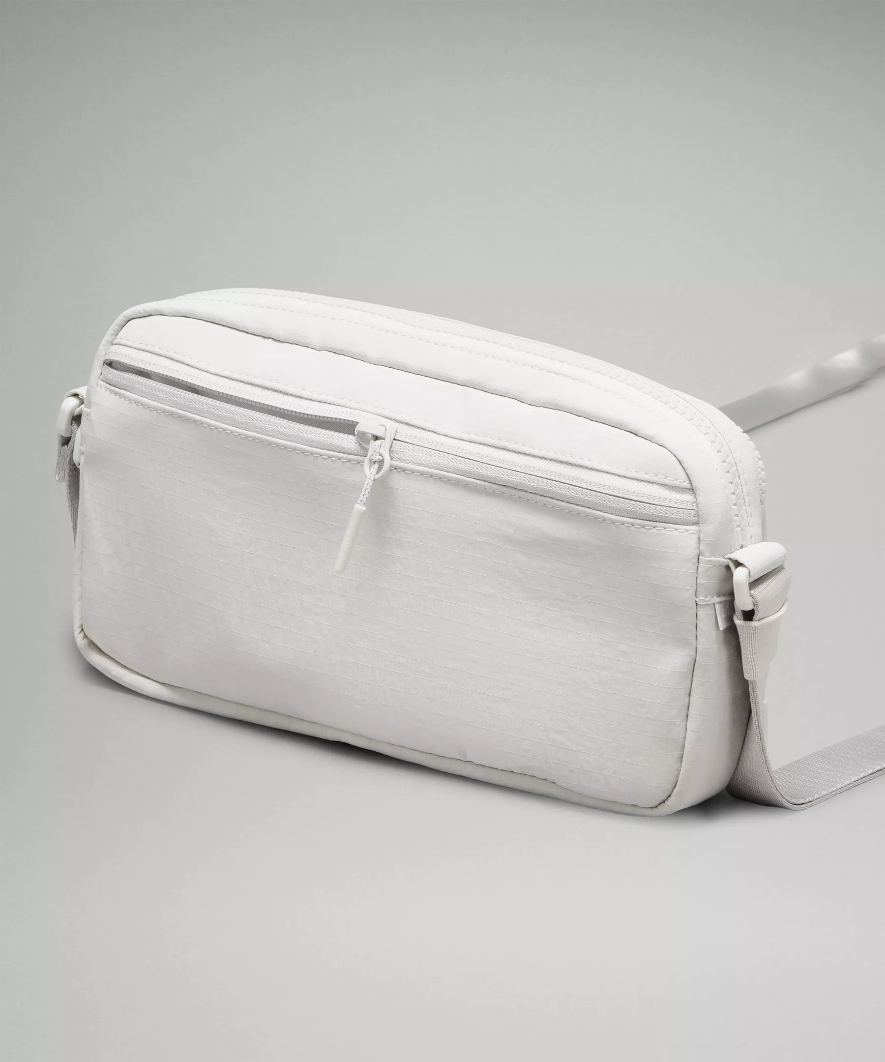 Multi-Pocket Crossbody Bag 2.5L - 5