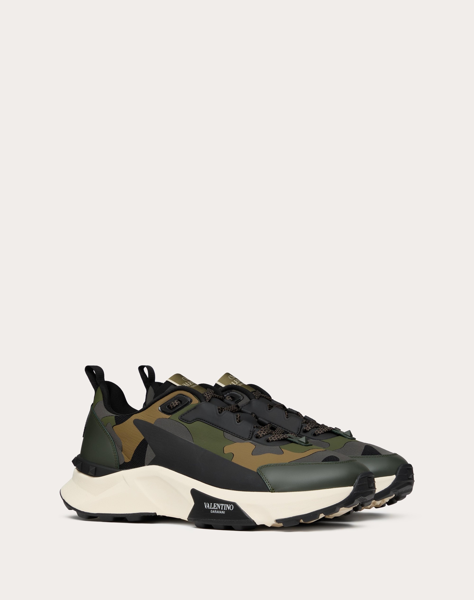 LOW TOP TRUE ACT CAMOUFLAGE SNEAKER IN RUBBERIZED FABRIC - 2