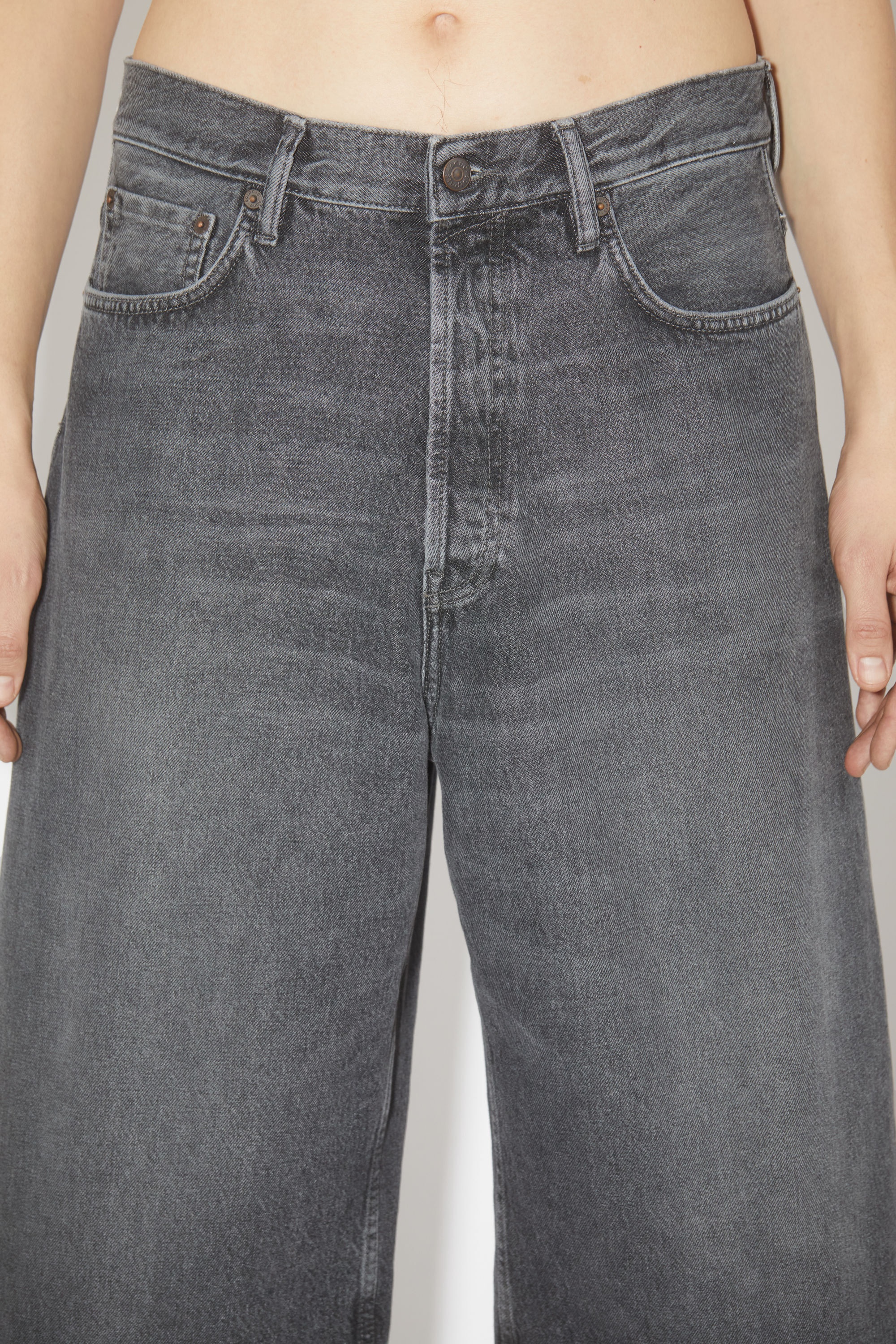 Loose fit denim shorts - Black - 5