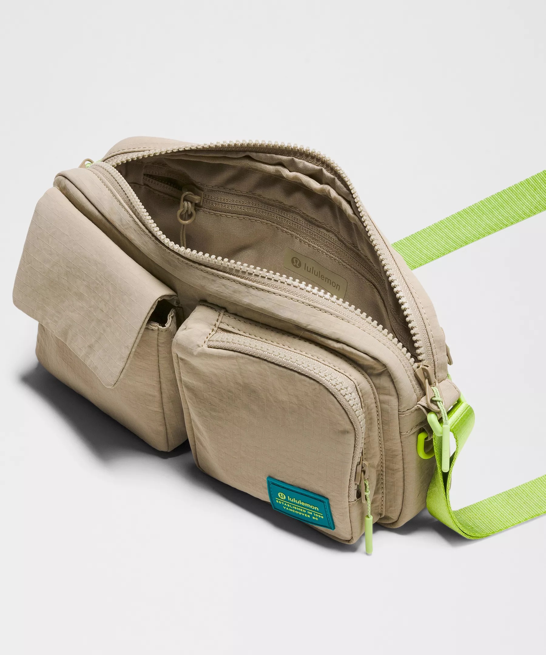 Multi-Pocket Crossbody Bag 2.5L - 4