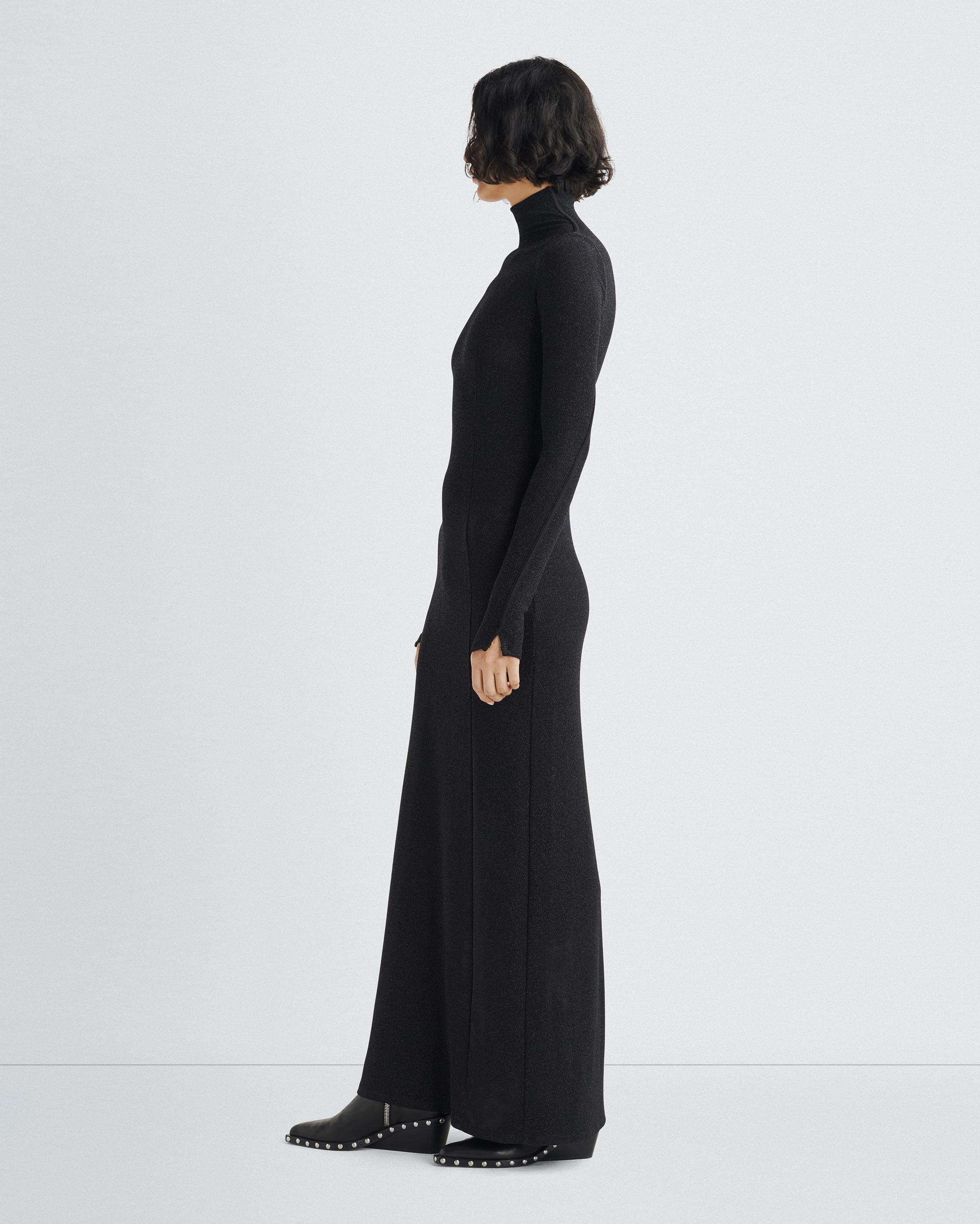 Lilith Metallic Turtleneck Dress
Maxi - 4