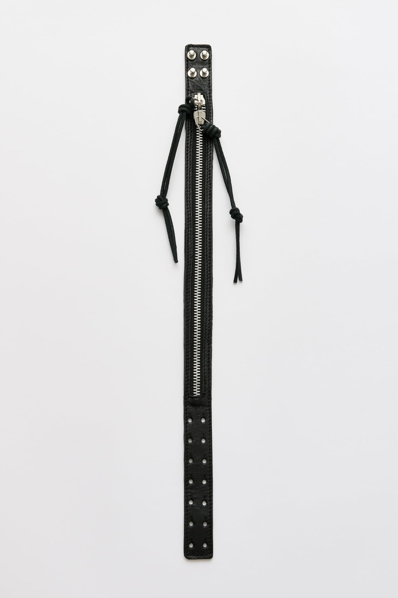 Zipped Choker Malleable Black Bull Hide 3