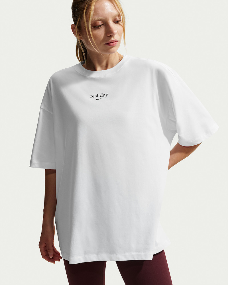 Nike Women's Oversized Dri-FIT Short-Sleeve T-Shirt 1