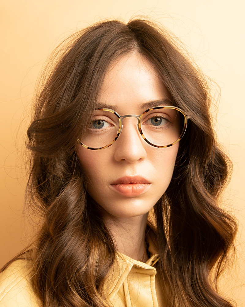 illesteva Tompkins Titanium Optical outlook