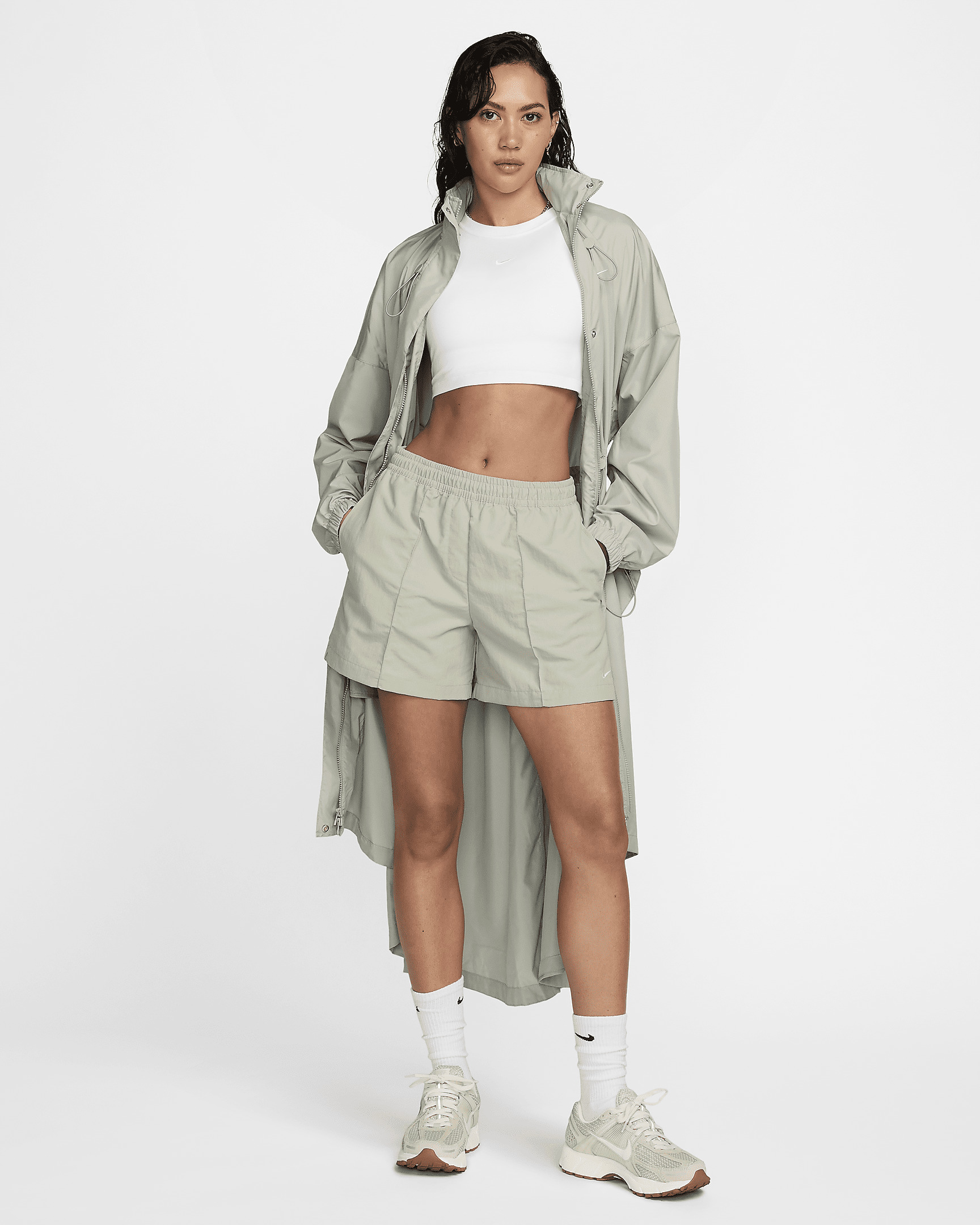 Nike Sportswear Everything Wovens Women's Mid-Rise 5" Shorts - 8