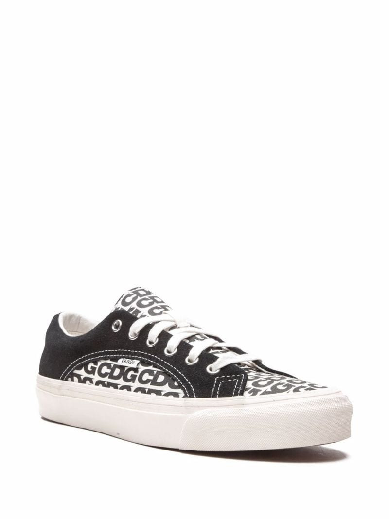 Vans x Comme des Garçons Lampin "CDG 인쇄"스니커 outlook