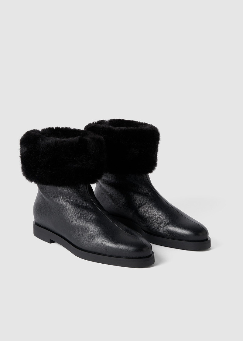 The Off-Duty Boot black 4