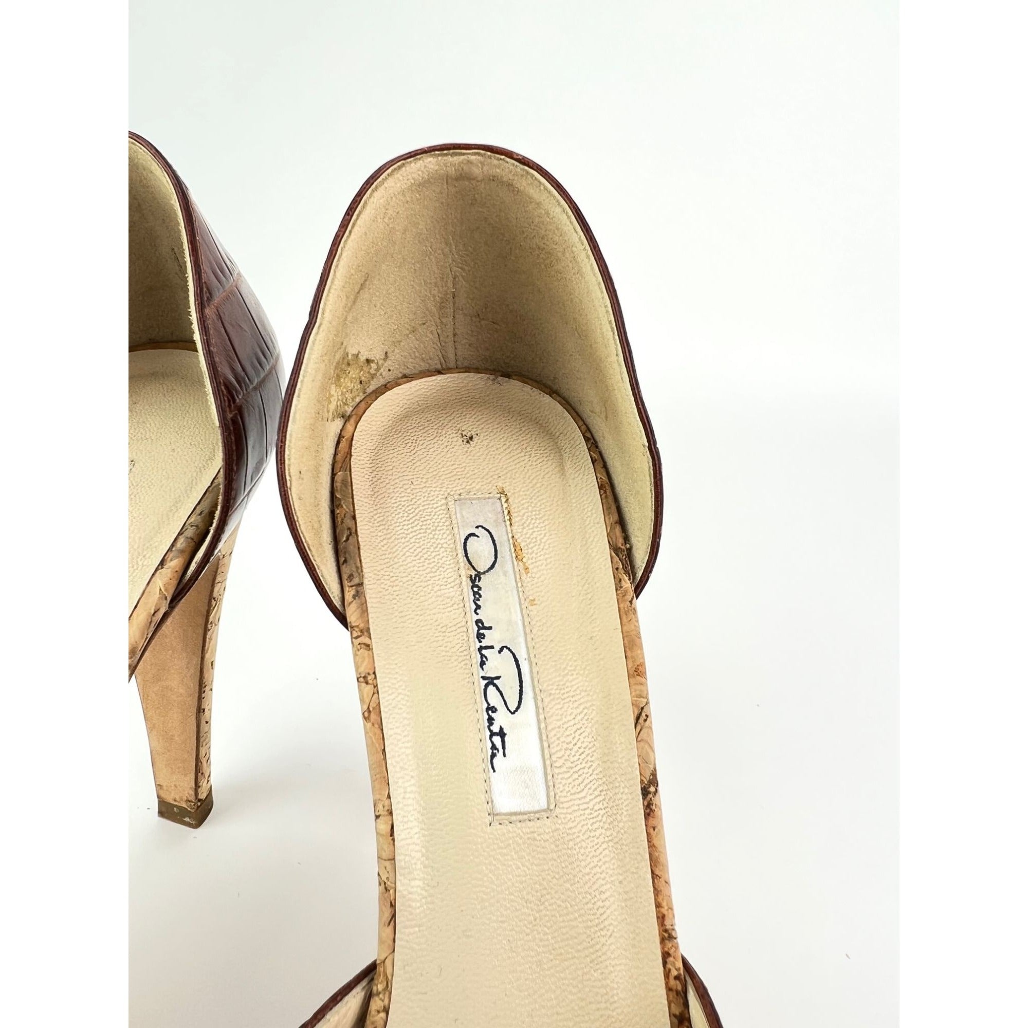 Oscar de la Renta Peep Toe Crocodile Cork Heel Shoe - 9
