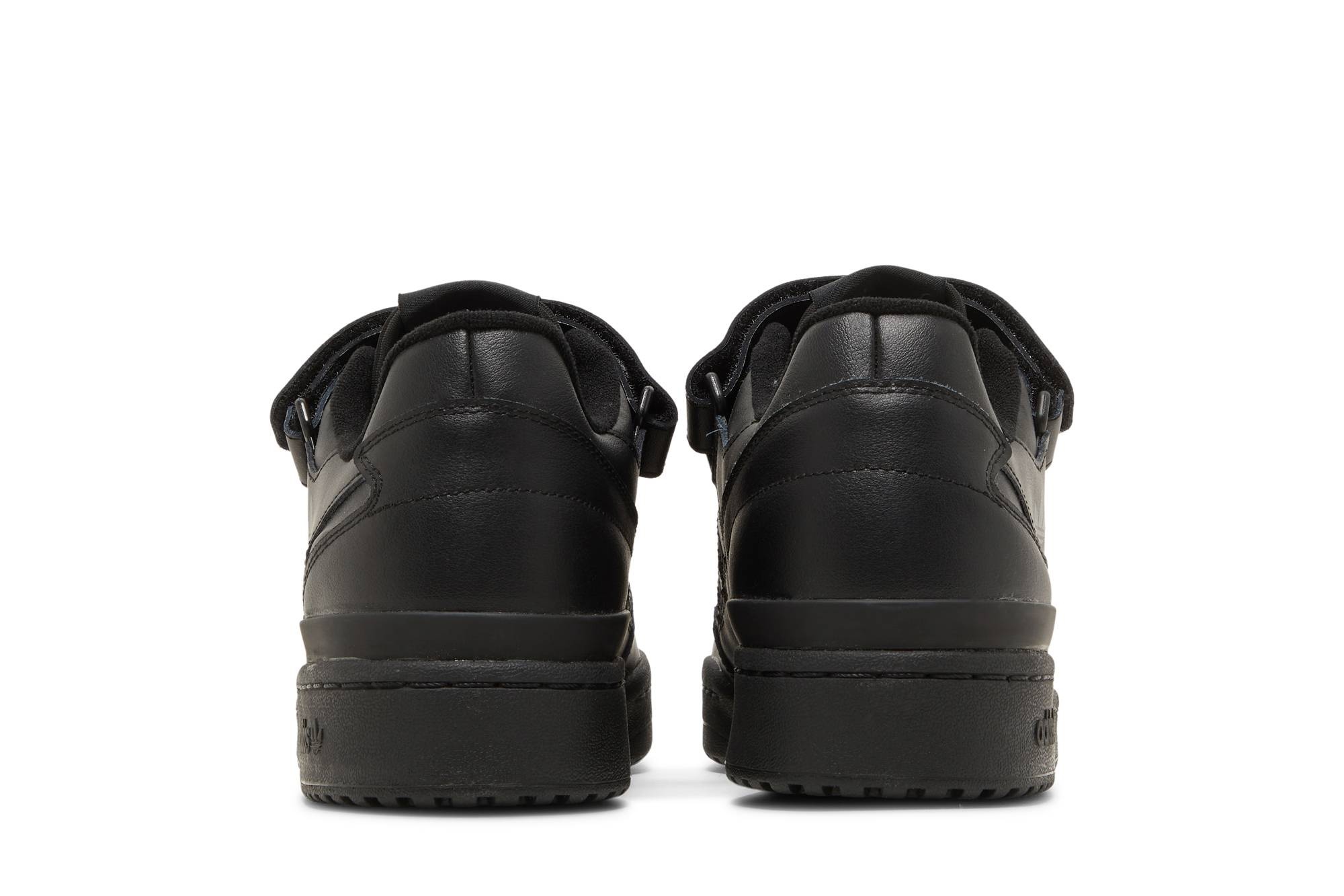 Forum Low 'Triple Black' - 6