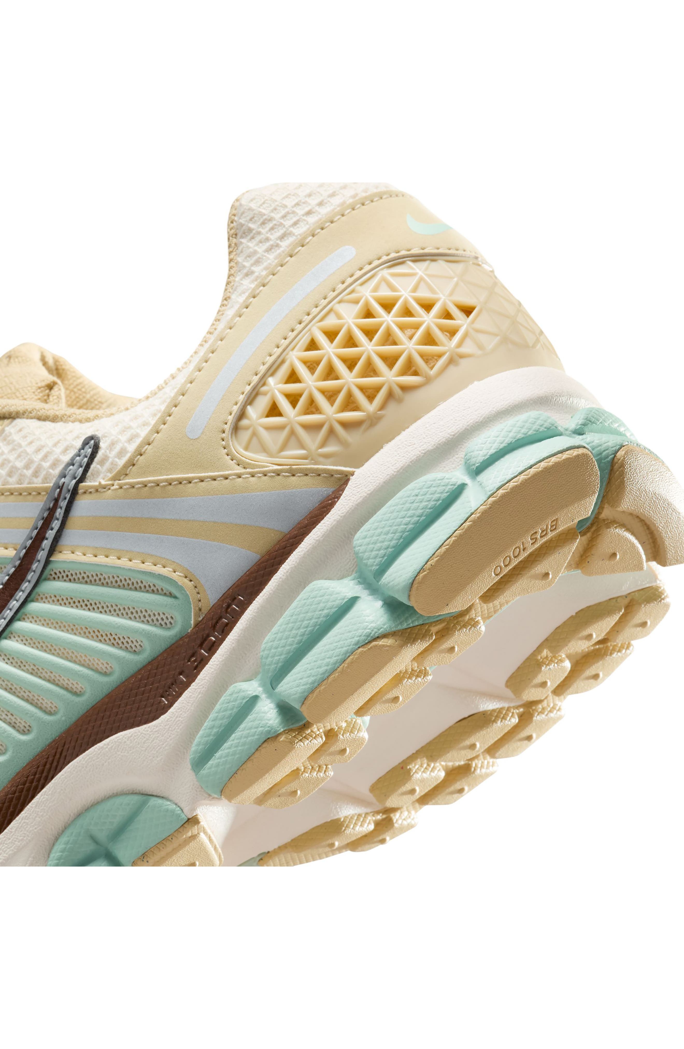 Nike Zoom Vomero 5 SE SP Sneaker in Team Gold/Ivory/Seafoam at Nordstrom - 7