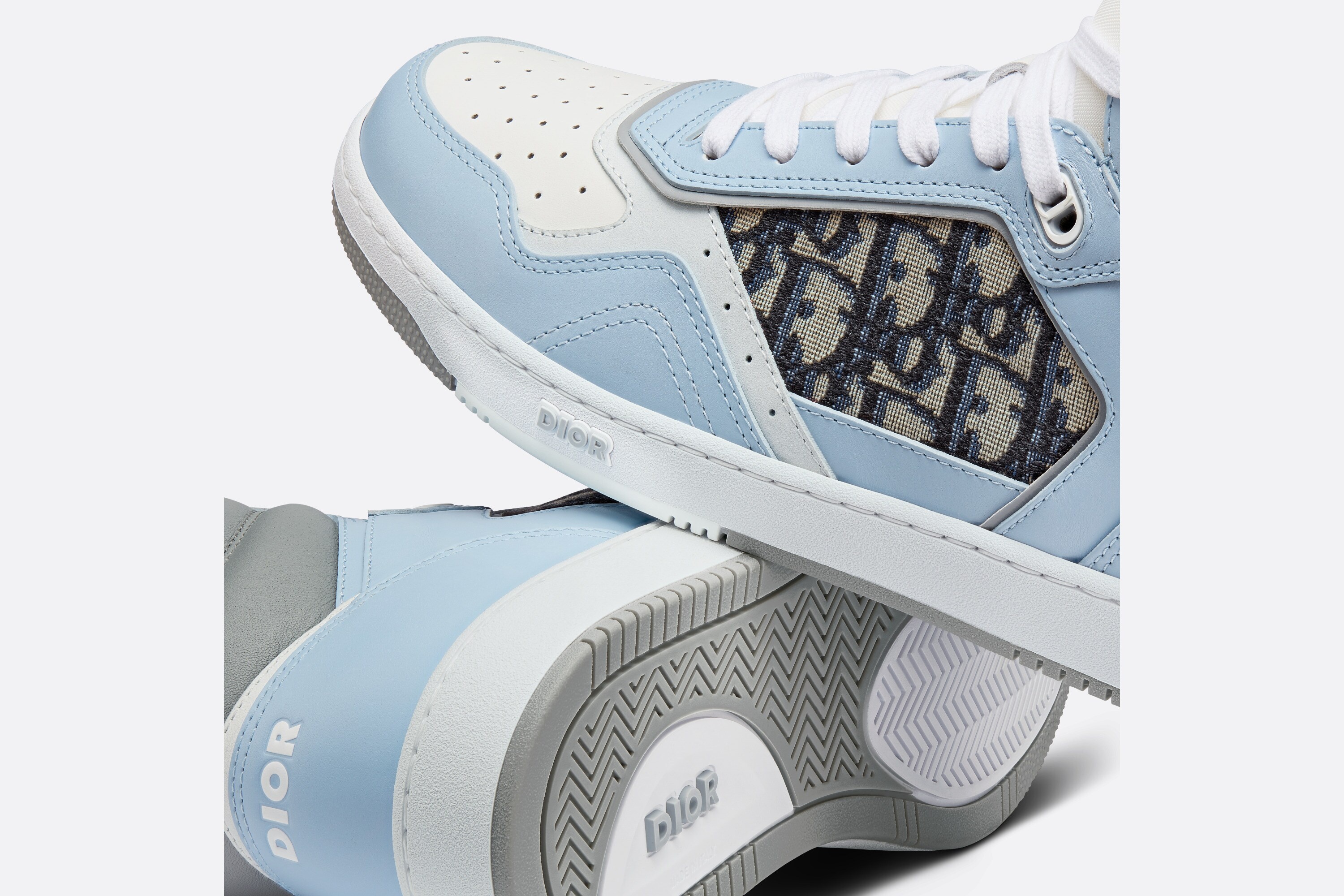 B27 High-Top Sneaker - 5