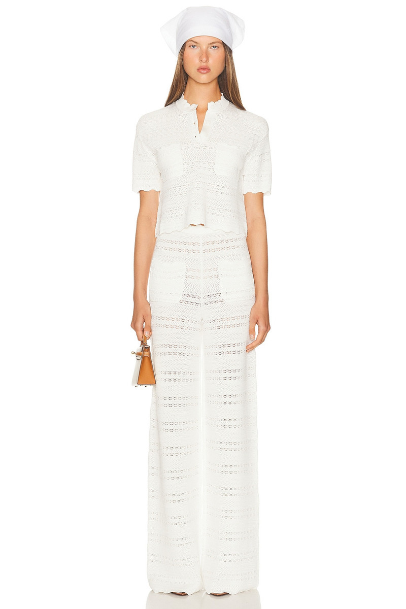 HELSA Kaitltn Scalloped Top outlook