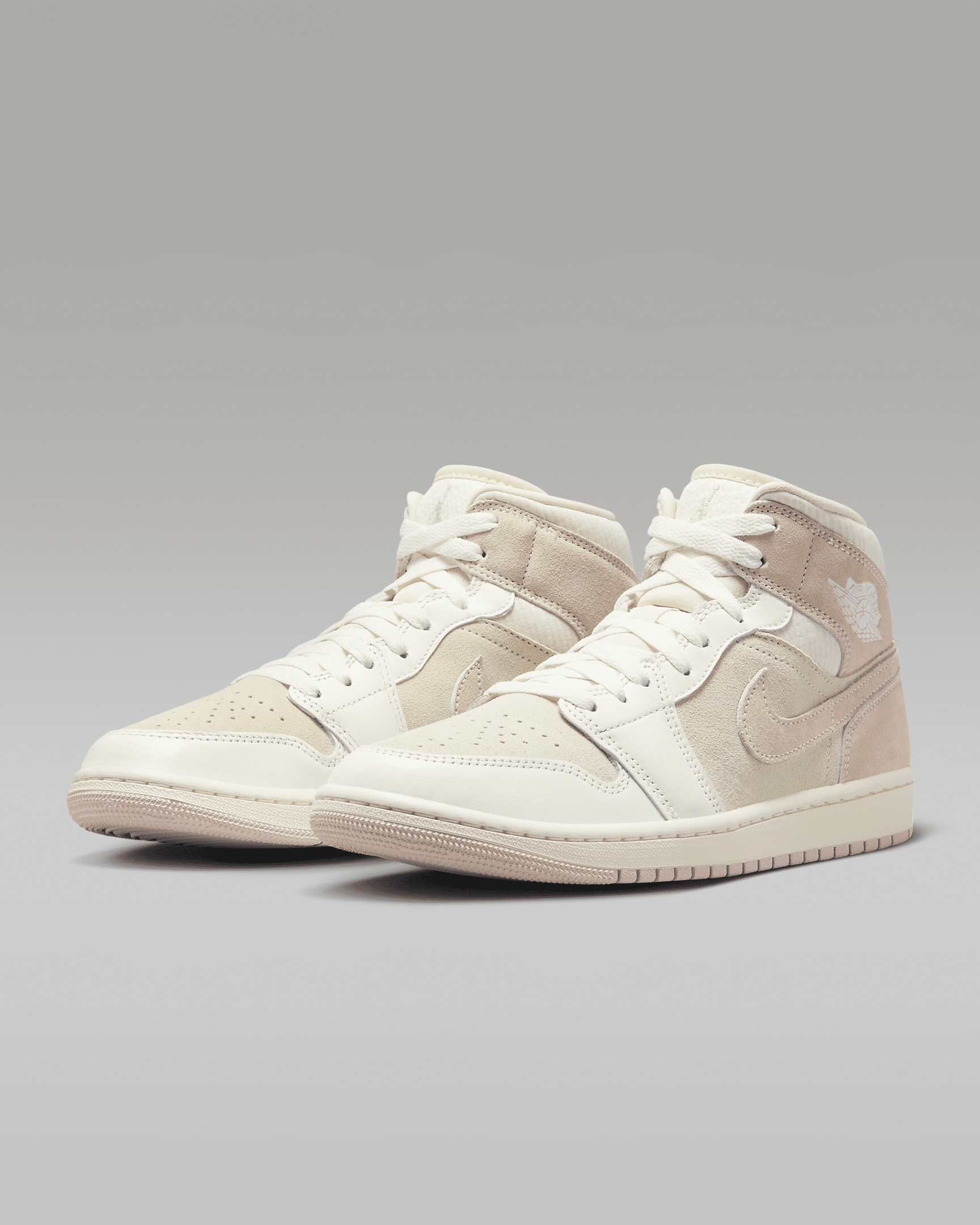 Air Jordan 1 Mid SE Women's Shoes - 5