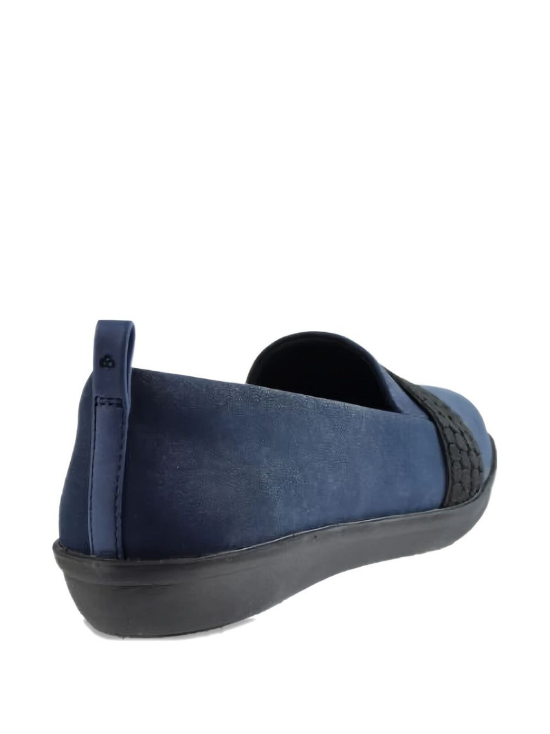 Ayla Sloane textured flat 3