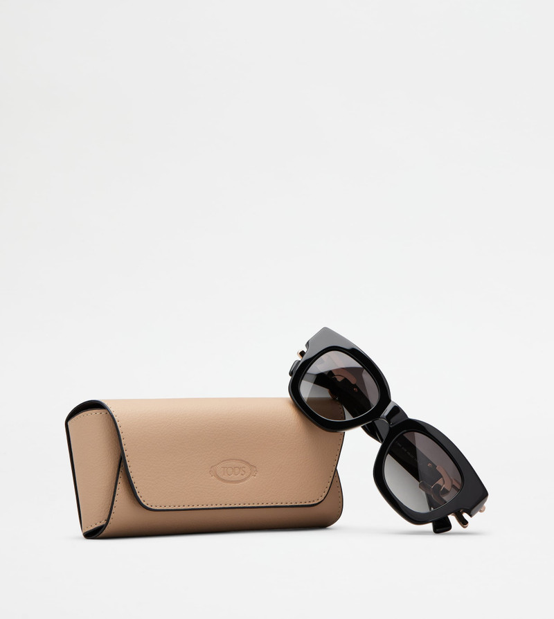 SQUARED SUNGLASSES - BLACK 5