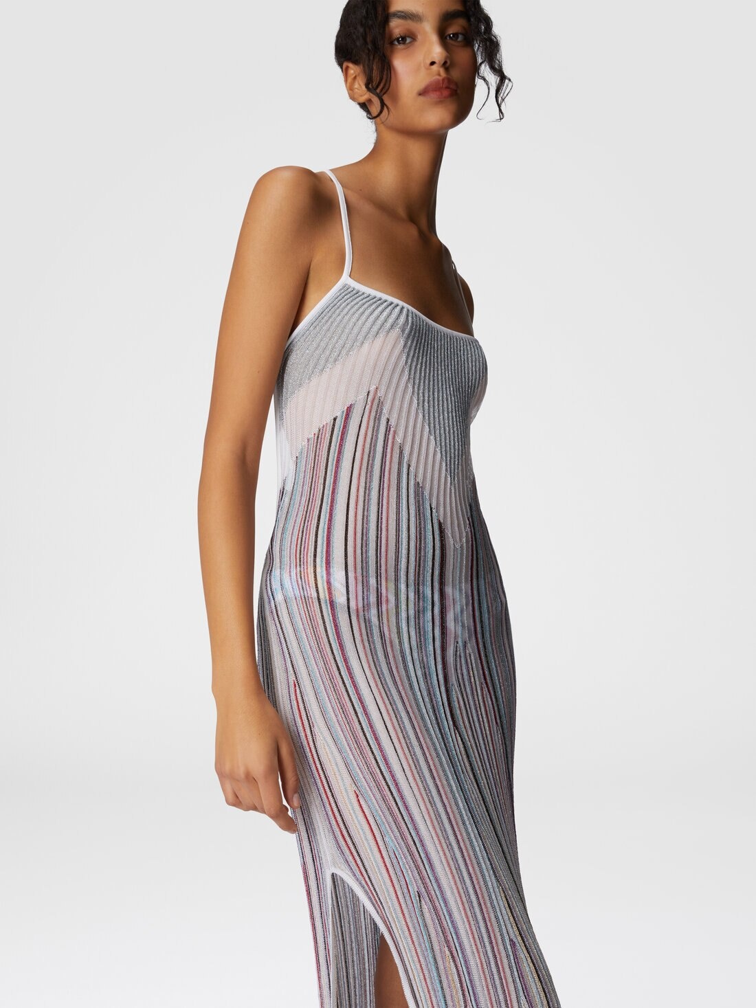 Long cover-up with straight neckline and open back - 4
