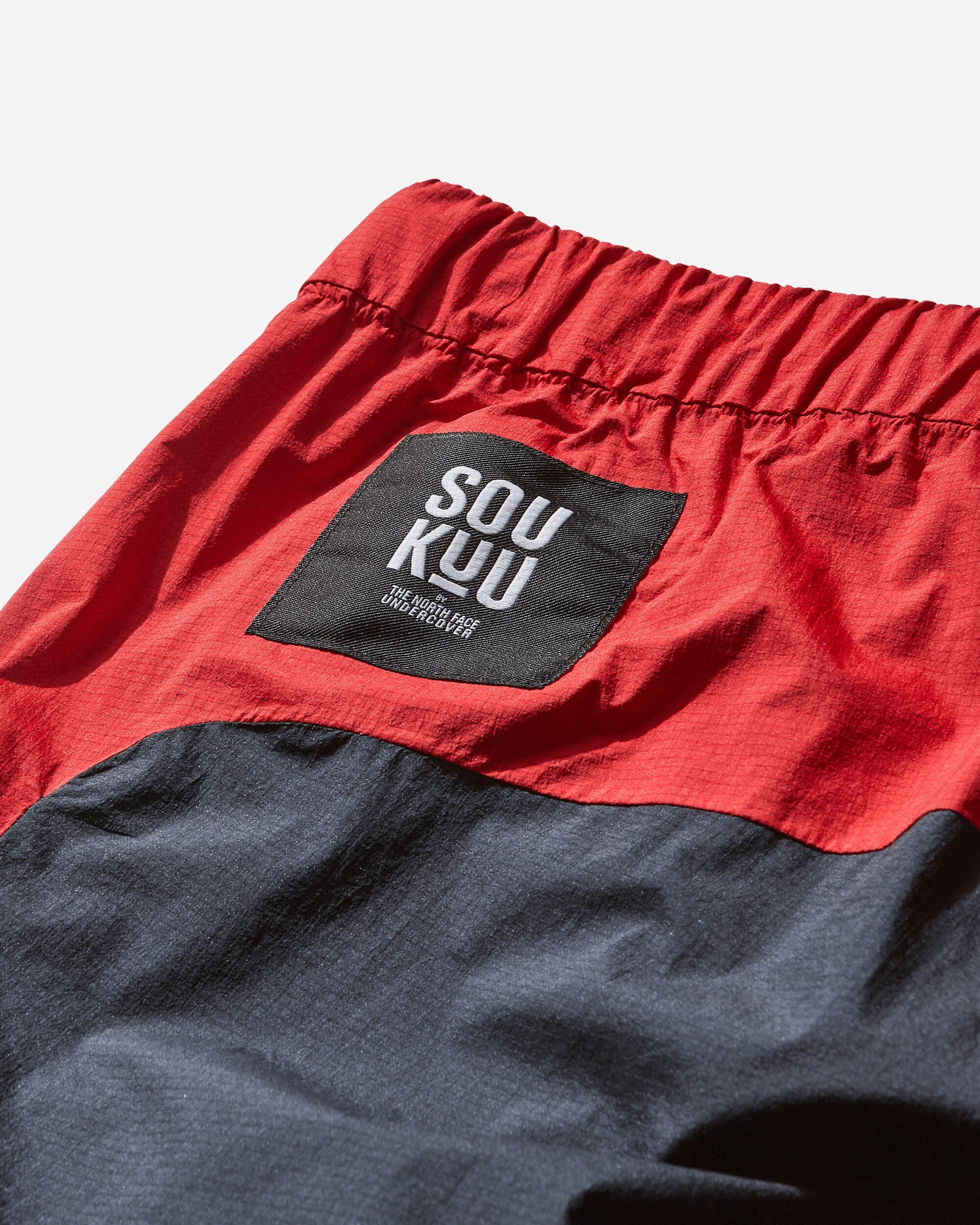 Men's Undercover Soukuu Hike Convertible Mountain Pants Graphite / Fiery Red - 3