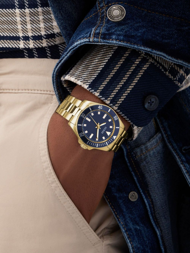 GUESS USA stainless steel 43mm outlook