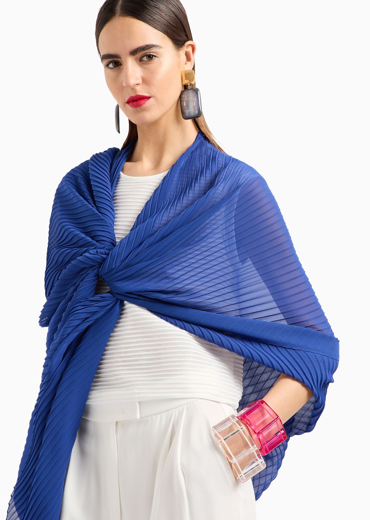 Cape in pleated fabric - 2