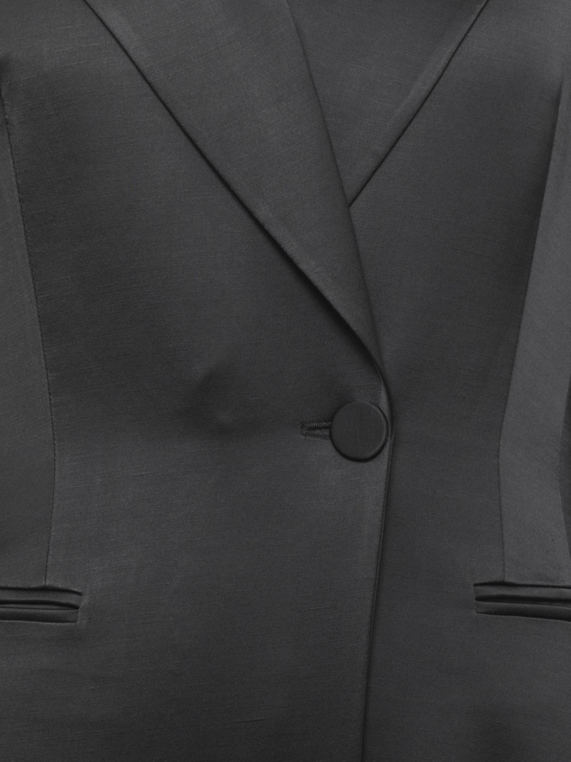 notched-lapel blazer 4