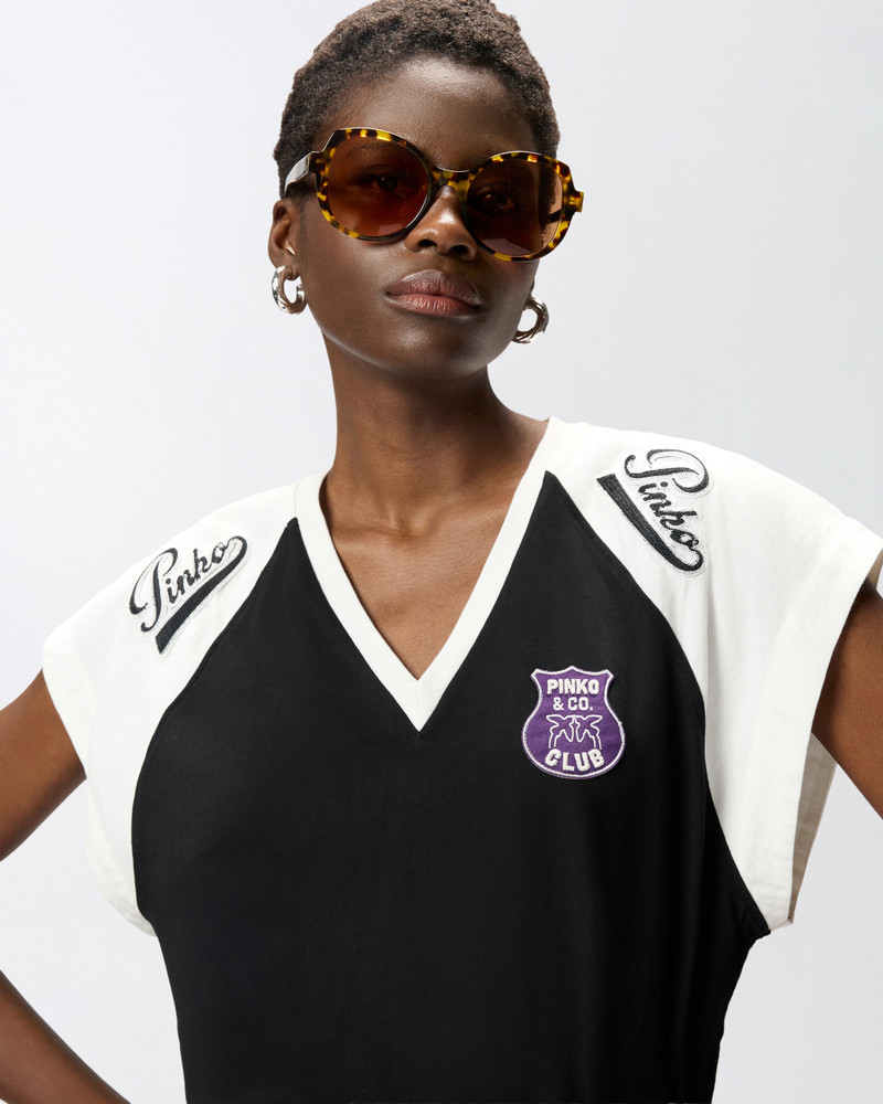 T-SHIRT WITH V-NECK AND BRANDED PATCHES 6
