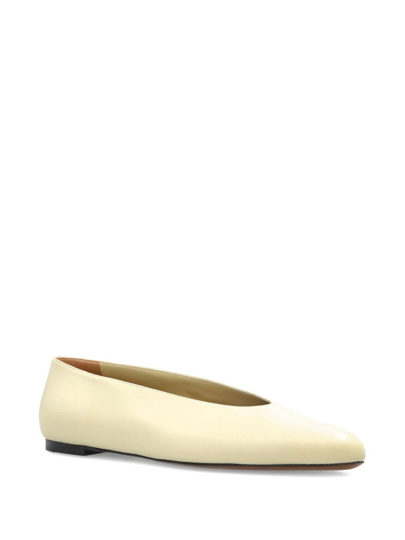 NEOUS Beid pointed-toe leather ballet flats outlook