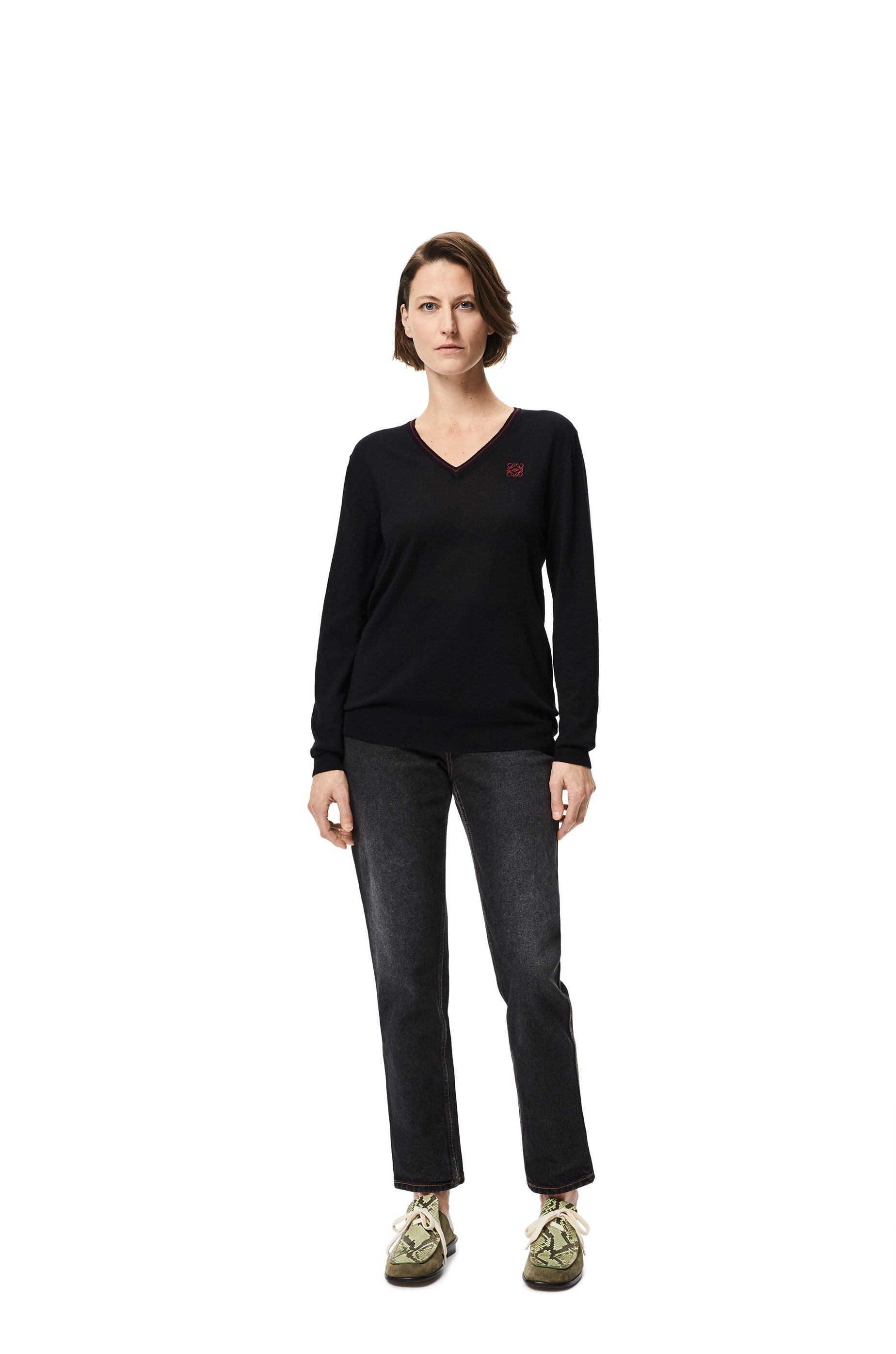 Anagram embroidered v-neck sweater in cashmere - 2