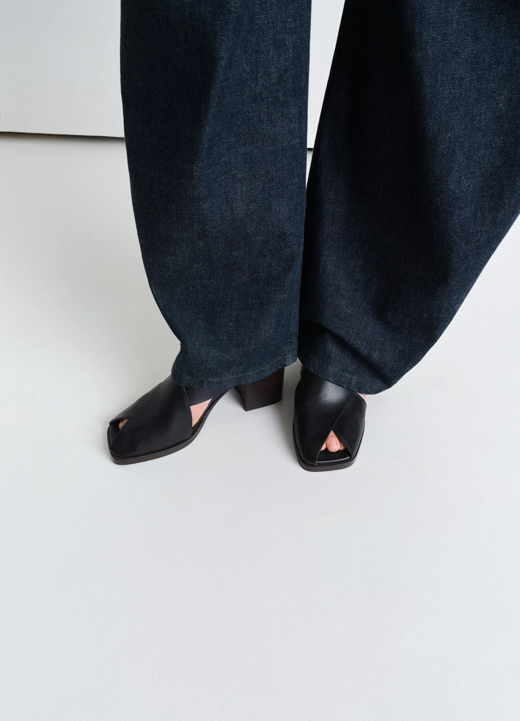 CROSS SANDALS 80 - 2