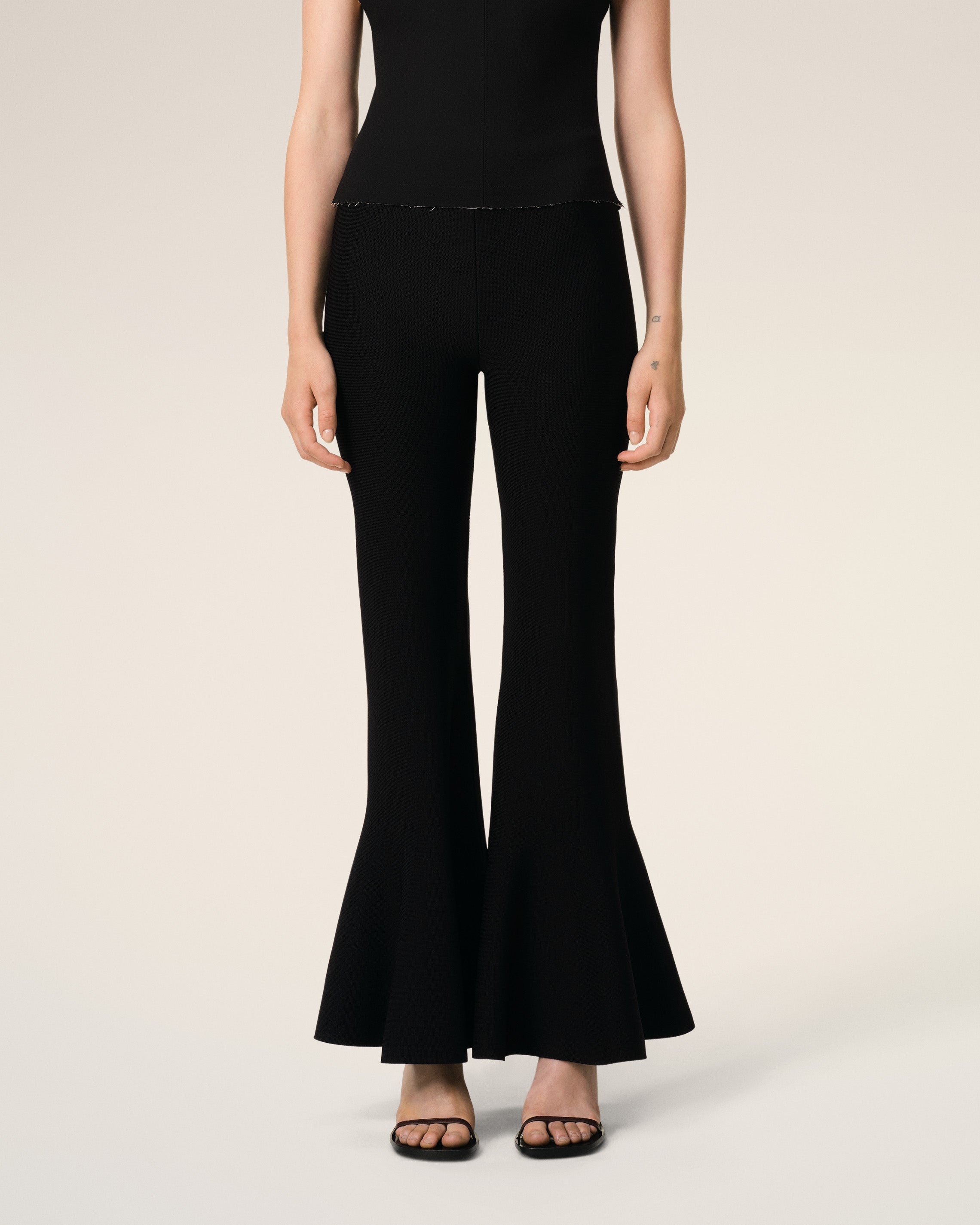 BLACK GODET SHORT TROUSERS - 3